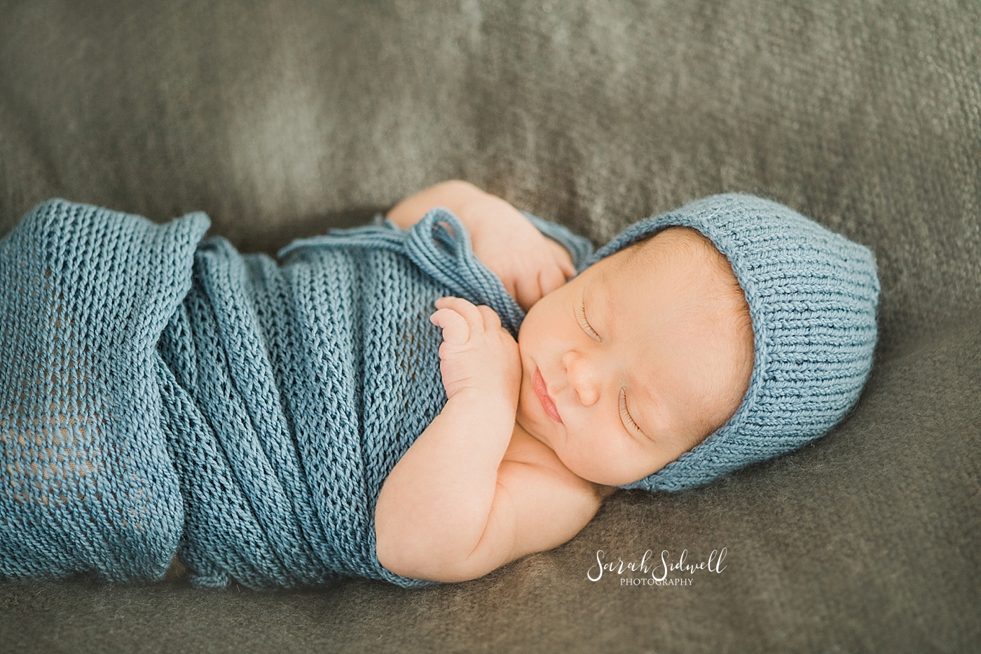 A baby sleeps  | Sarah Sidwell Photography | Newborn Love