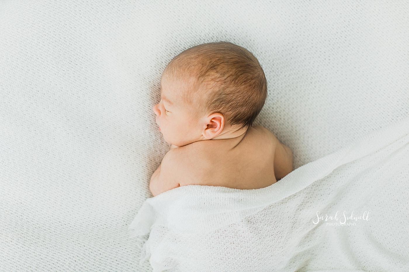 A baby naps  | Sarah Sidwell Photography | Newborn Love