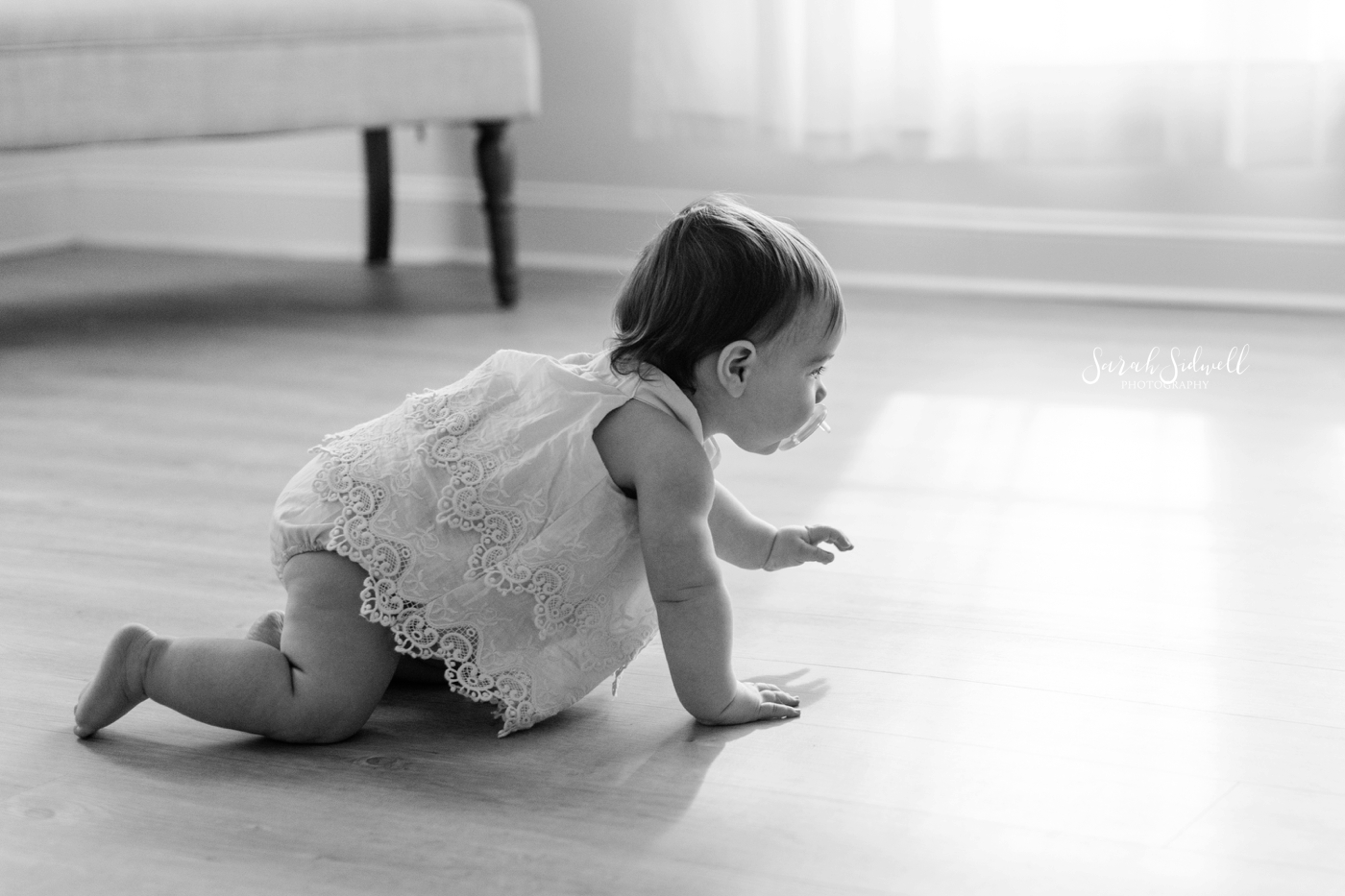 A baby is crawling | Nashville Baby Photographer 