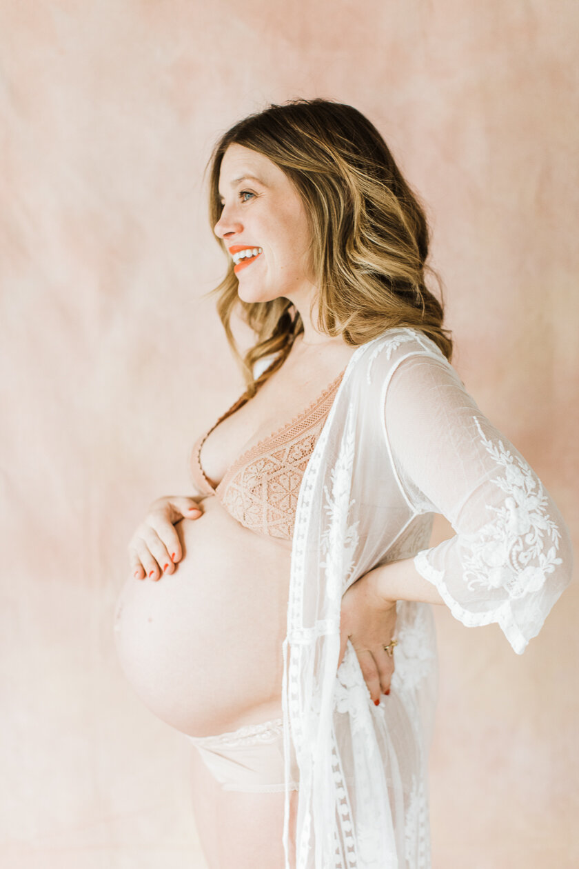 Modern Pastel Maternity Photos | Nashville Maternity Photographer