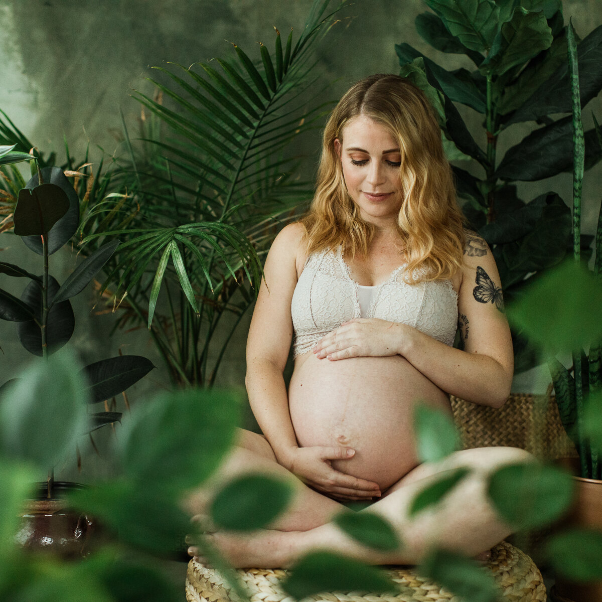 Sarah Maternity Session | Sneak Peak
