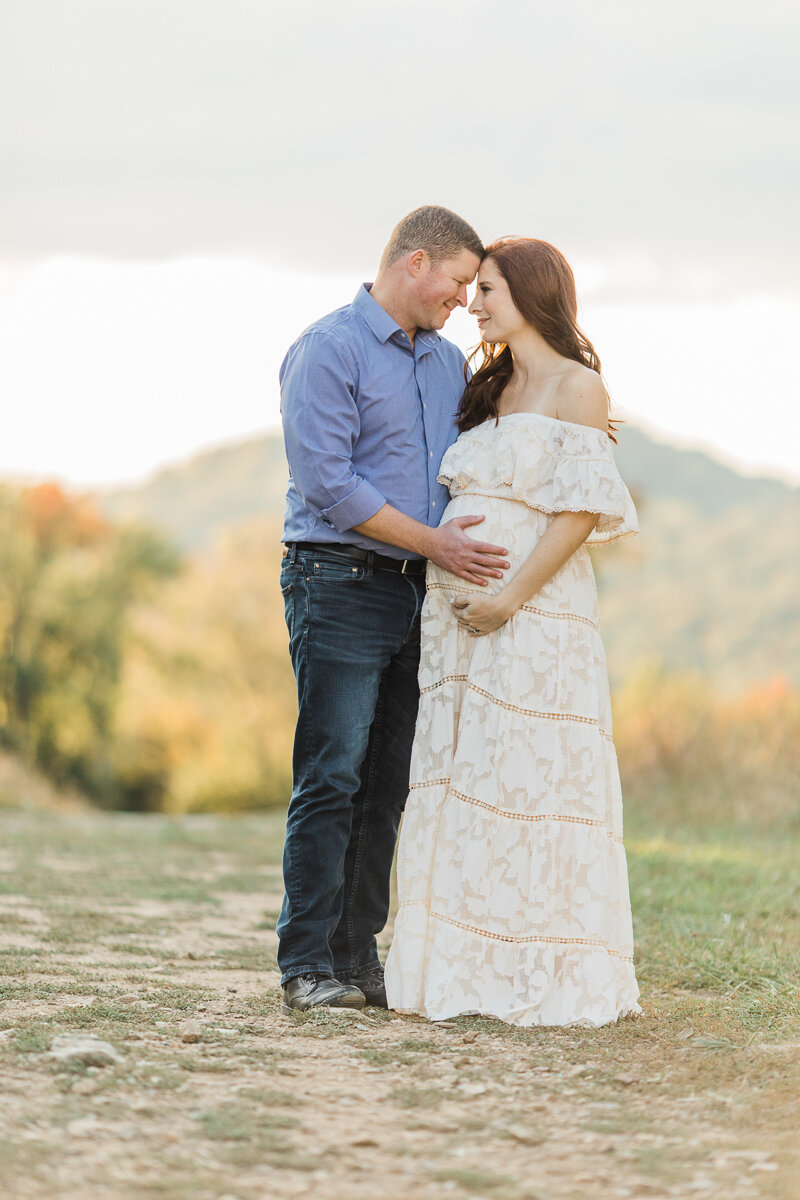 Outdoor Maternity Session | Ashley