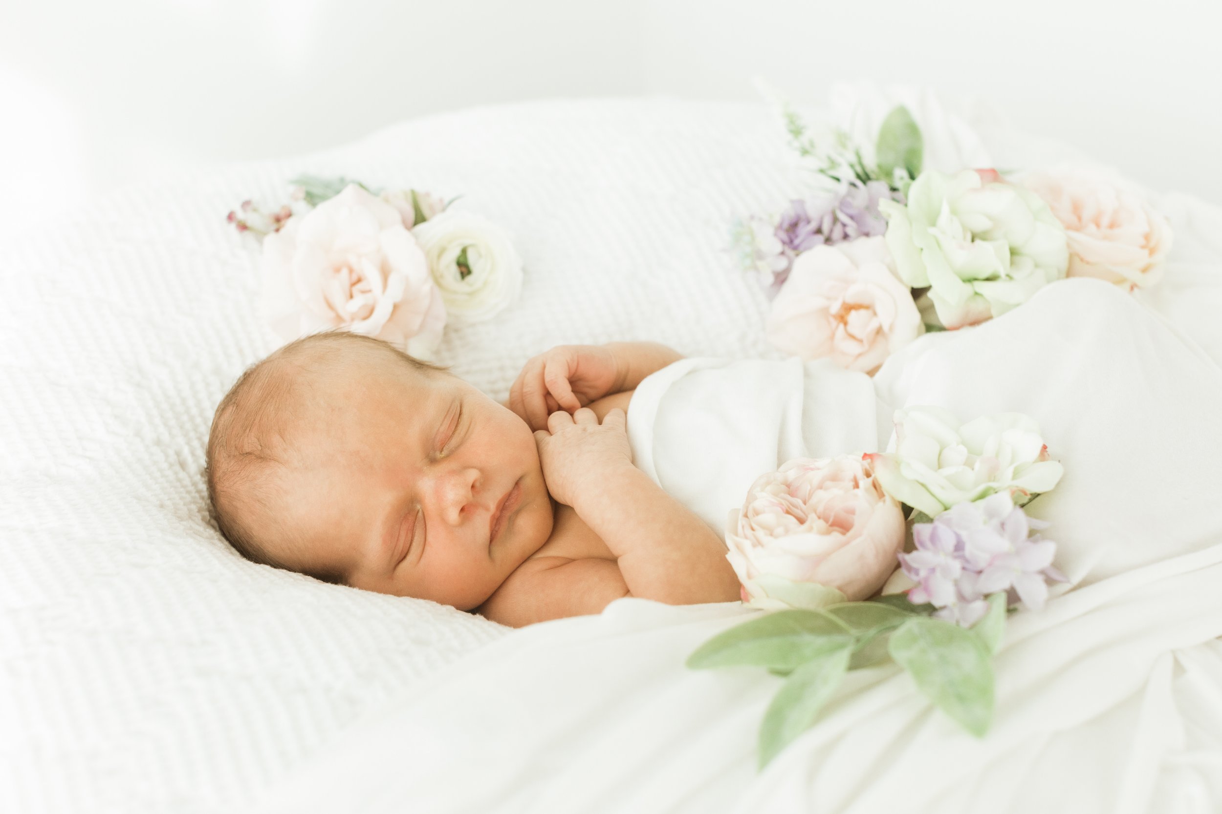 Sweet &amp; Delicate Newborn Session | Lilly