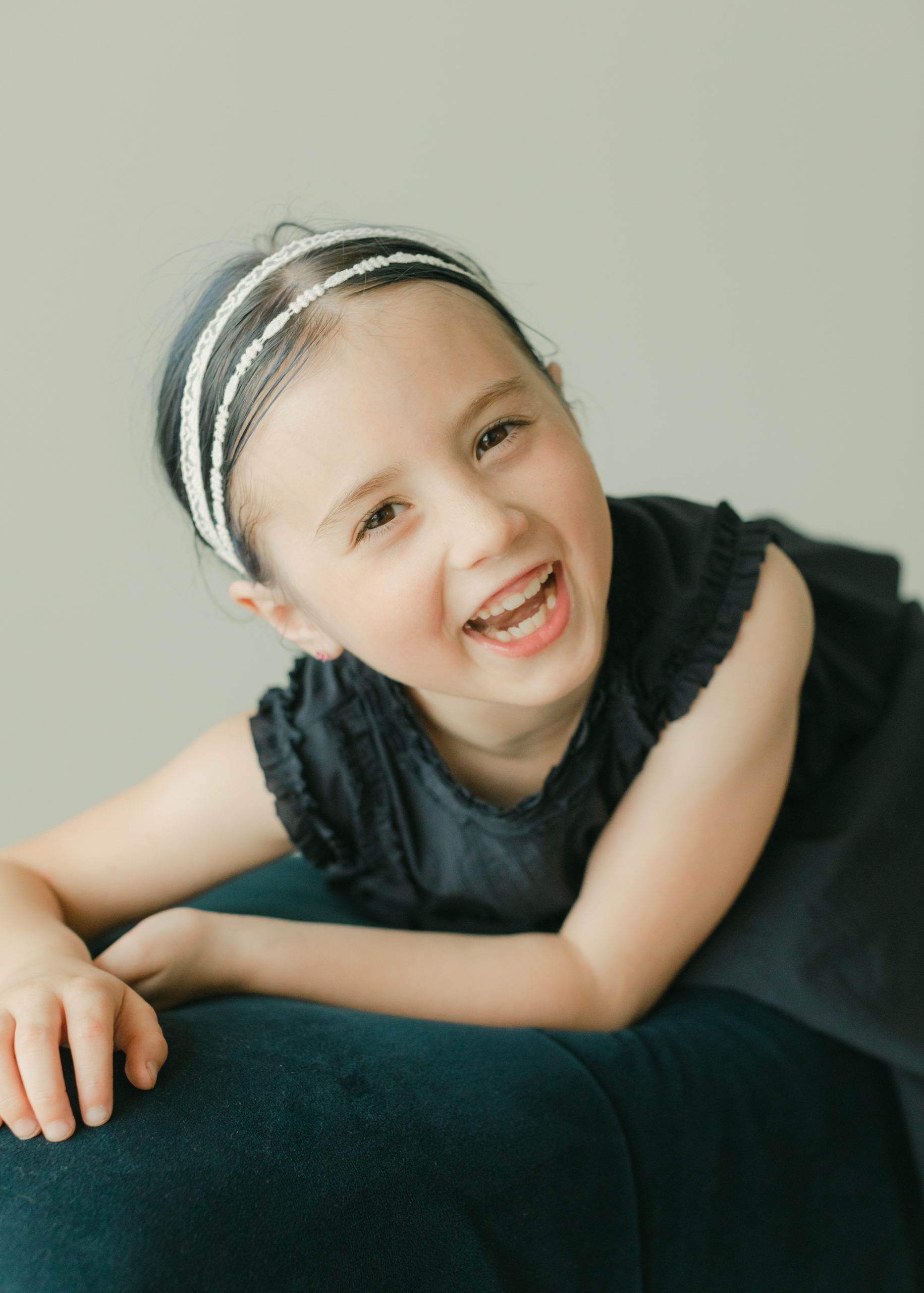 smiling young girl, portrait photo session