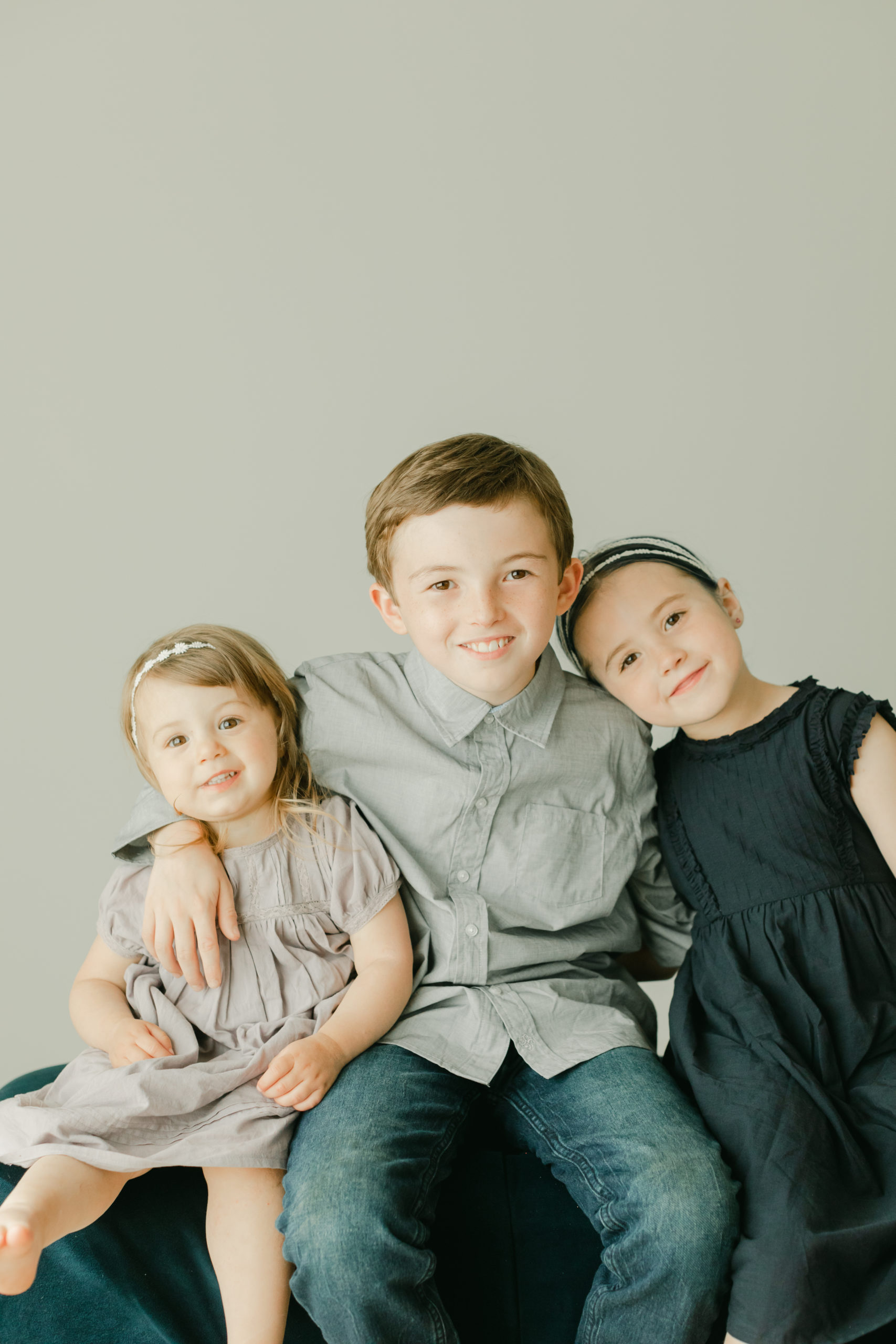 three siblings portrait childhood photo session