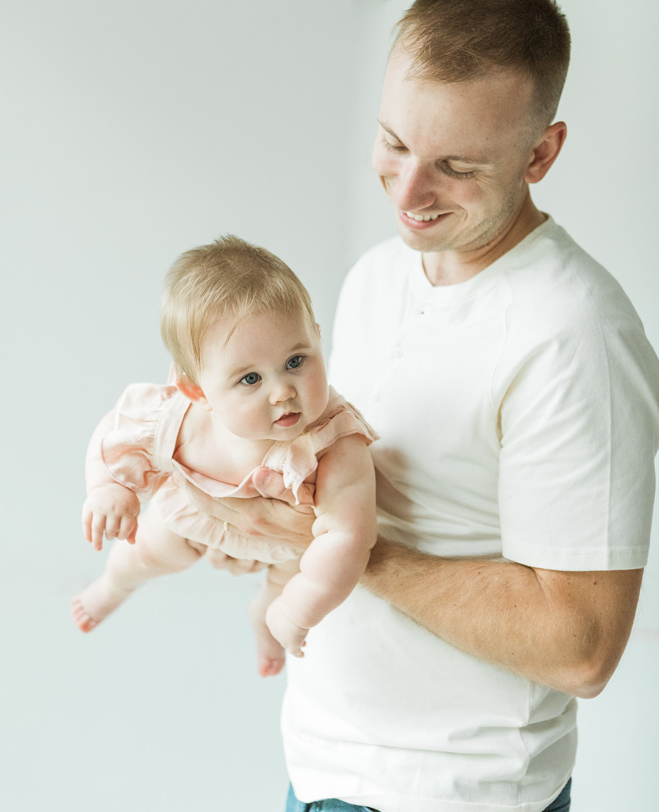 photo of dad and baby girl (daughter)