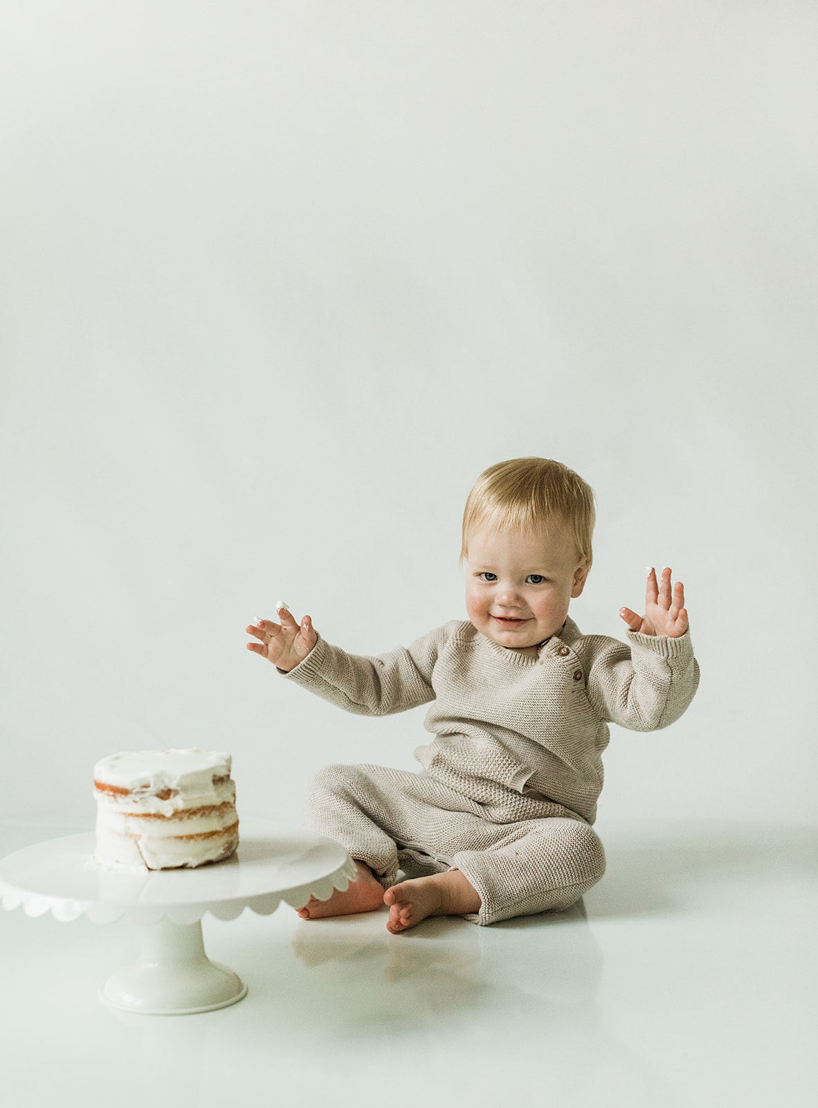 1 year old photo shoot in nashville tennessee. birthday cake smash