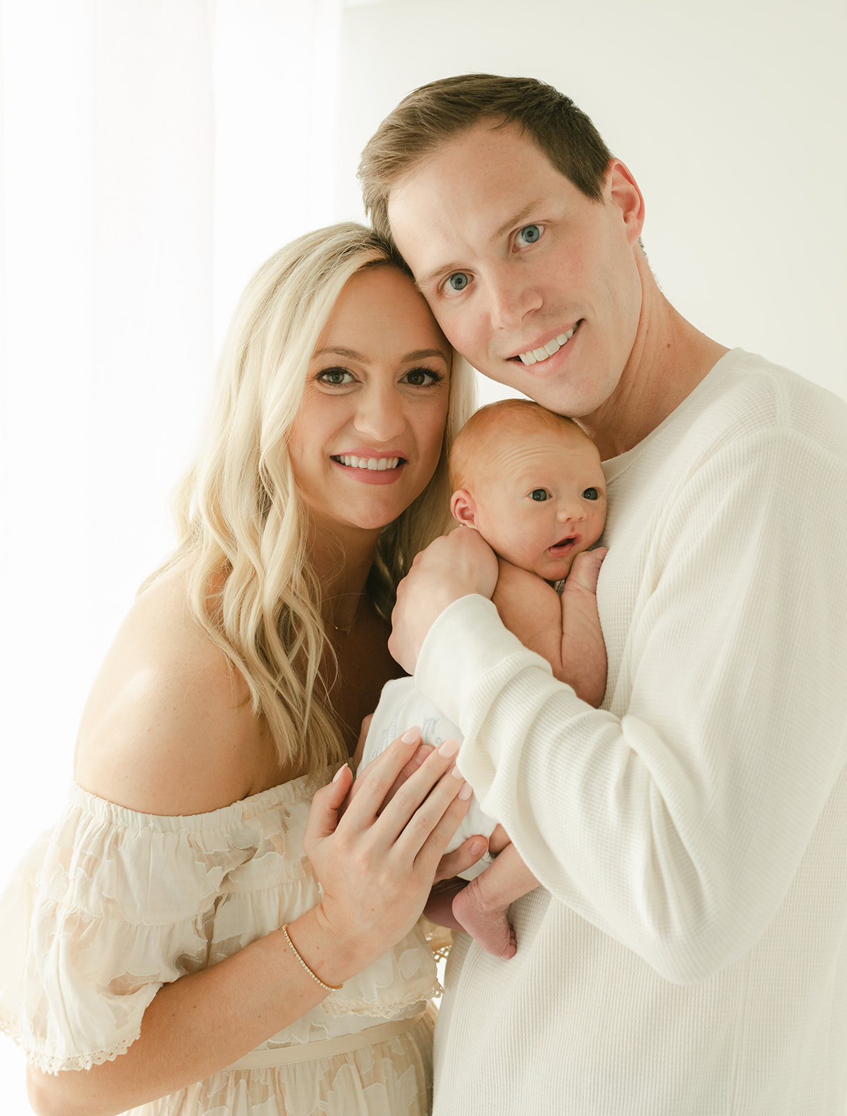 newborn baby session in nashville tennessee. photo of dad, mom and newborn baby boy