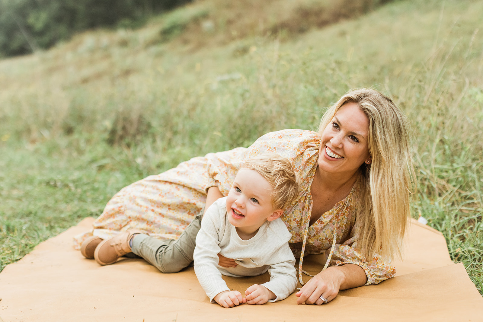 outdoor family session in nashville tennessee. fall family photos