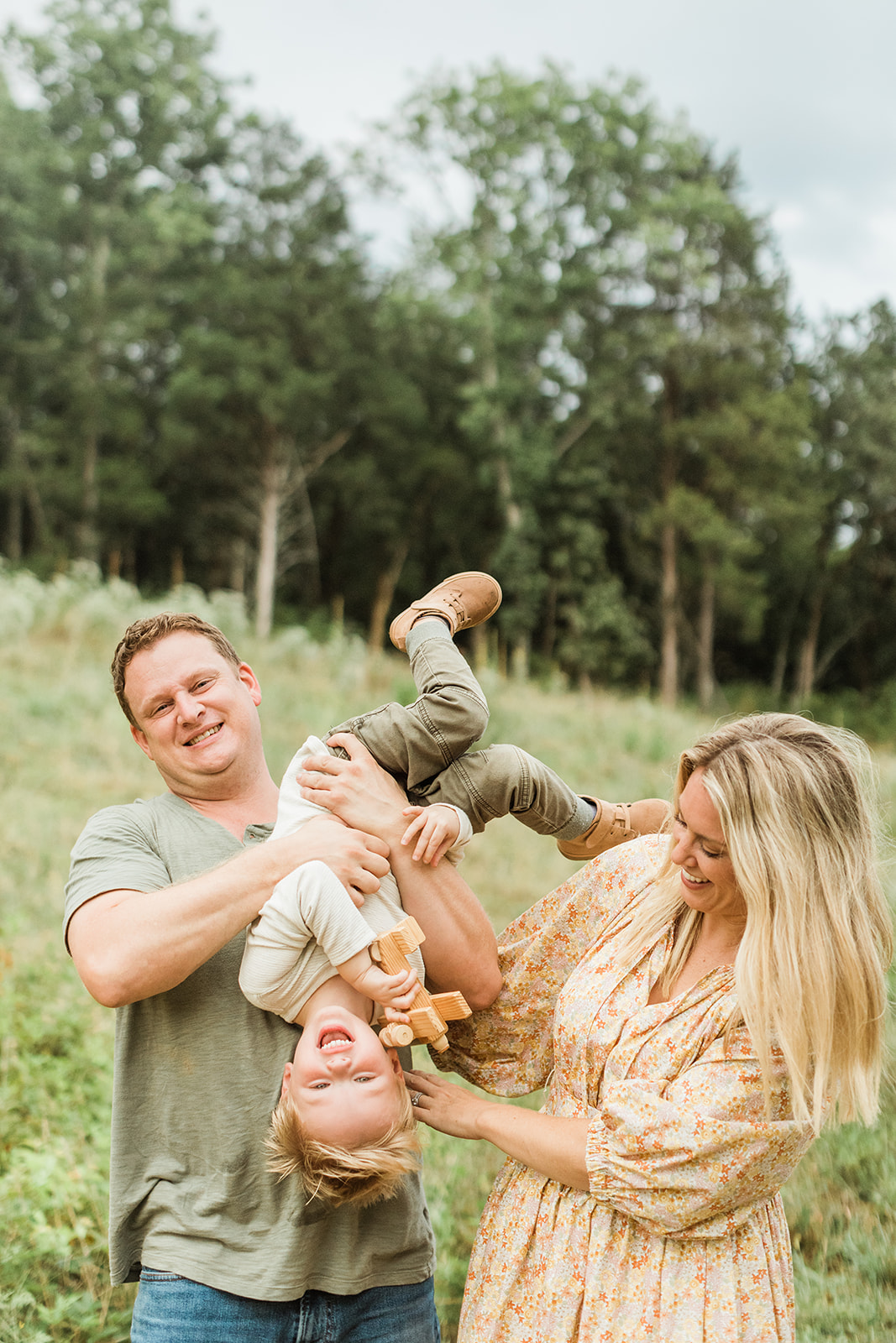 outdoor family session in nashville tennessee
