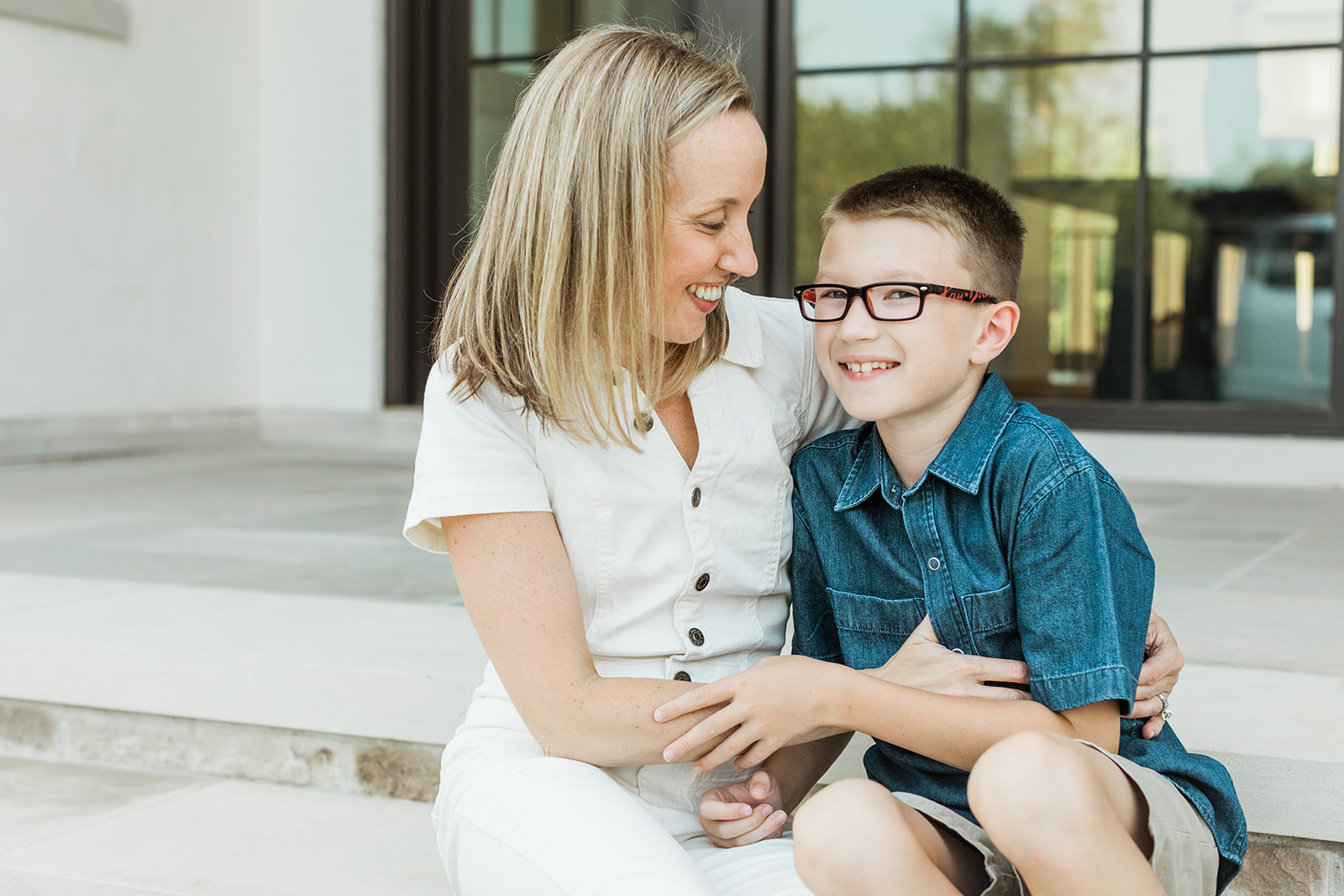 outdoor in-home family session in nashville tennessee. mom and son