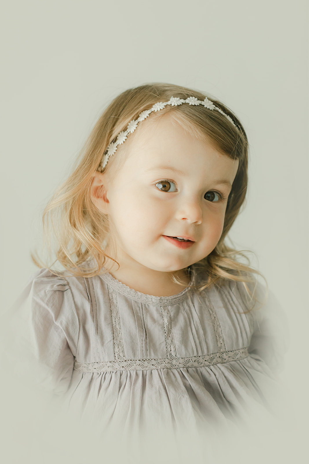 little girl portrait. childhood portrait minis in nashville