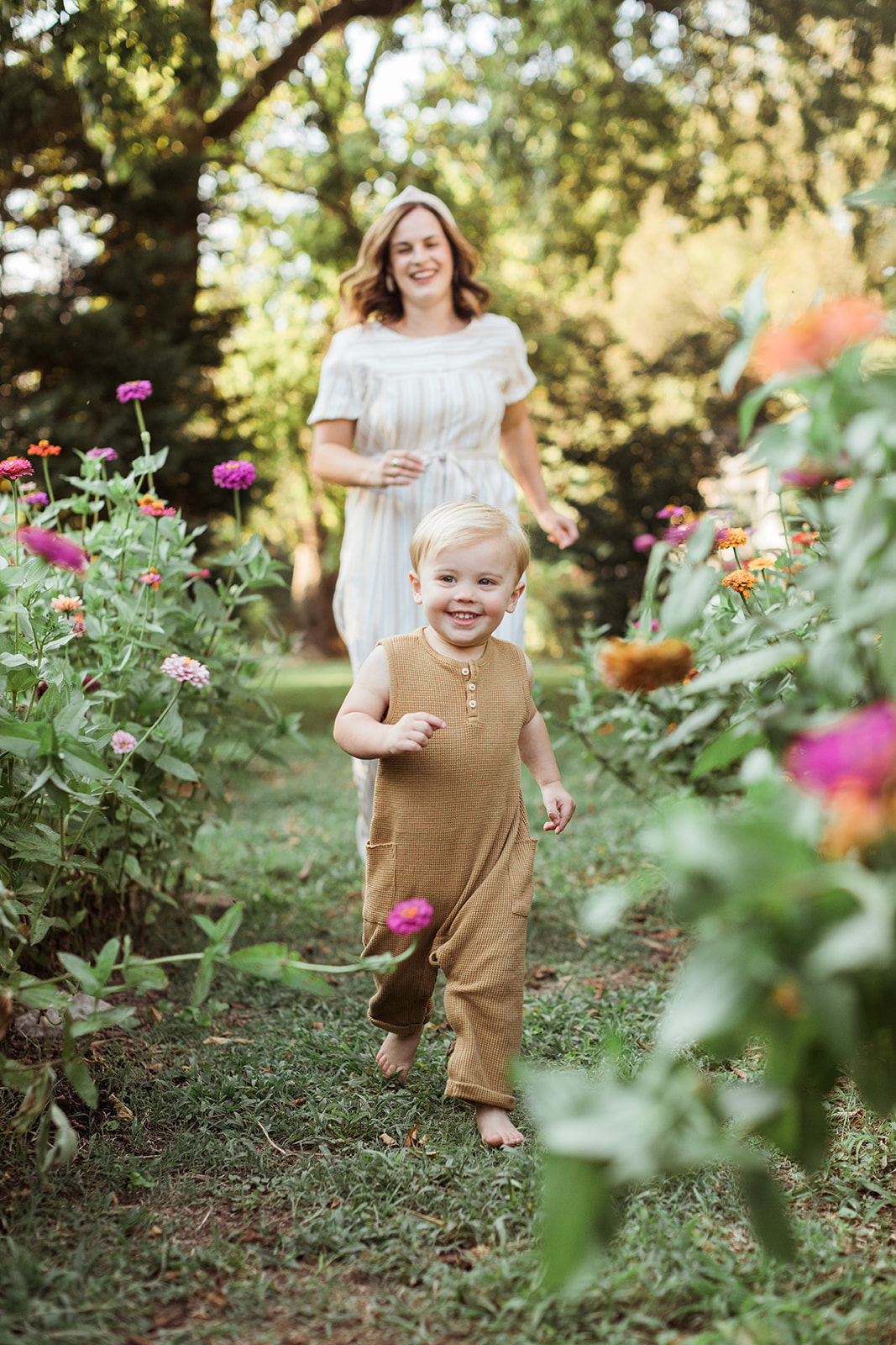 mama with baby boy in the garden during motherhood minis