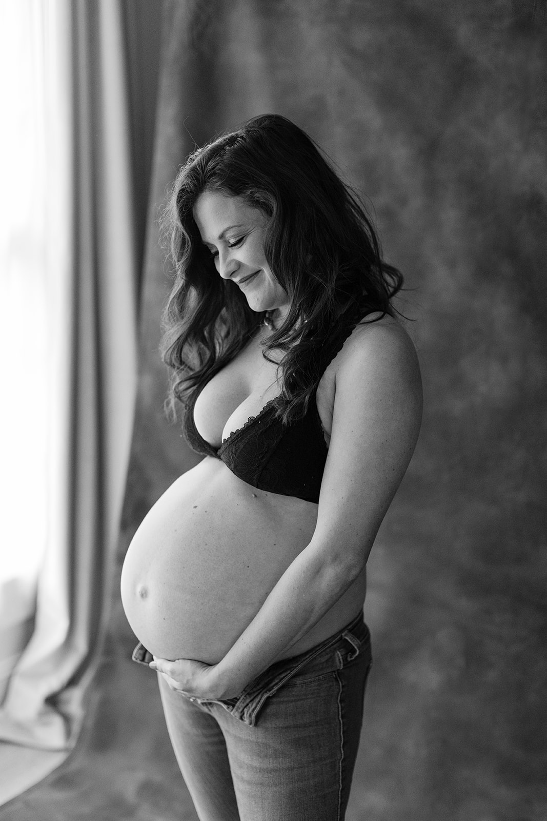 black and white moody maternity session