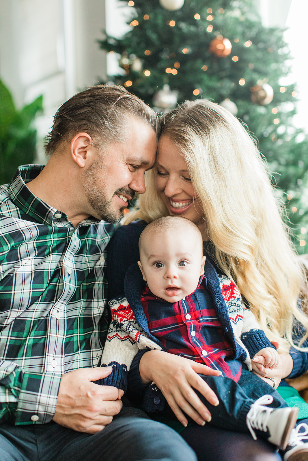 christmas family photos in living room