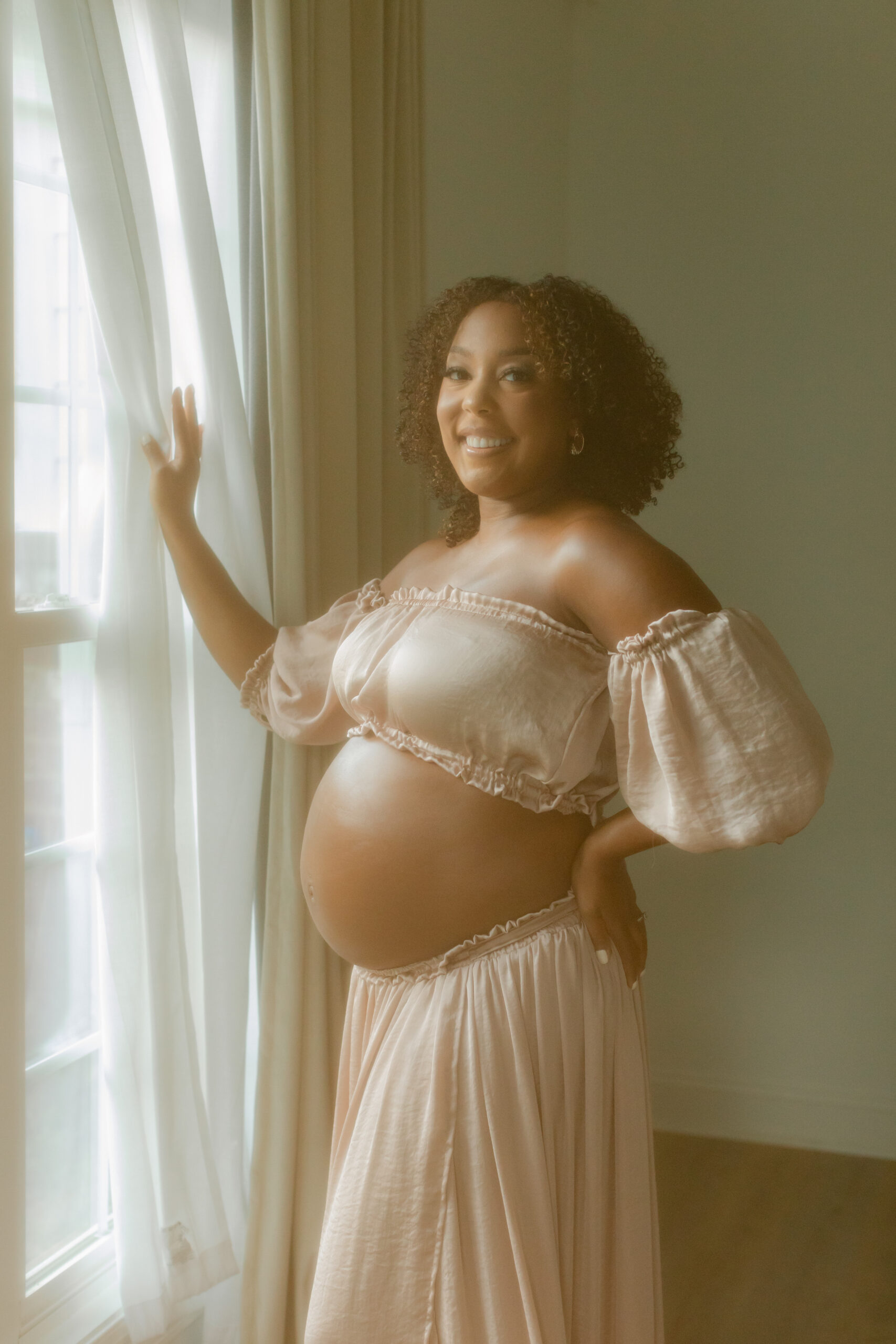 moody maternity and body empowerment session