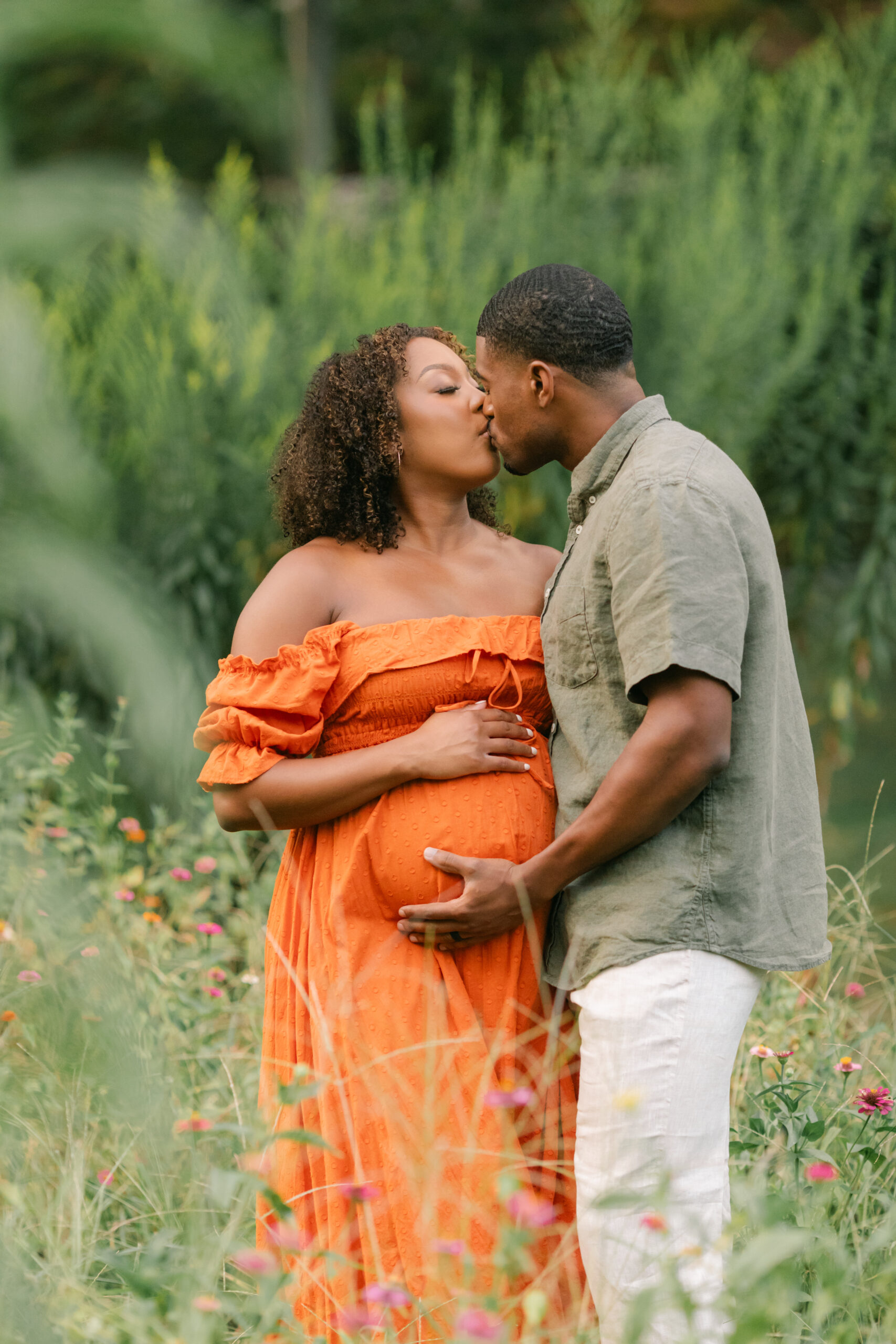 outdoor couple photo. moody maternity and body empowerment session