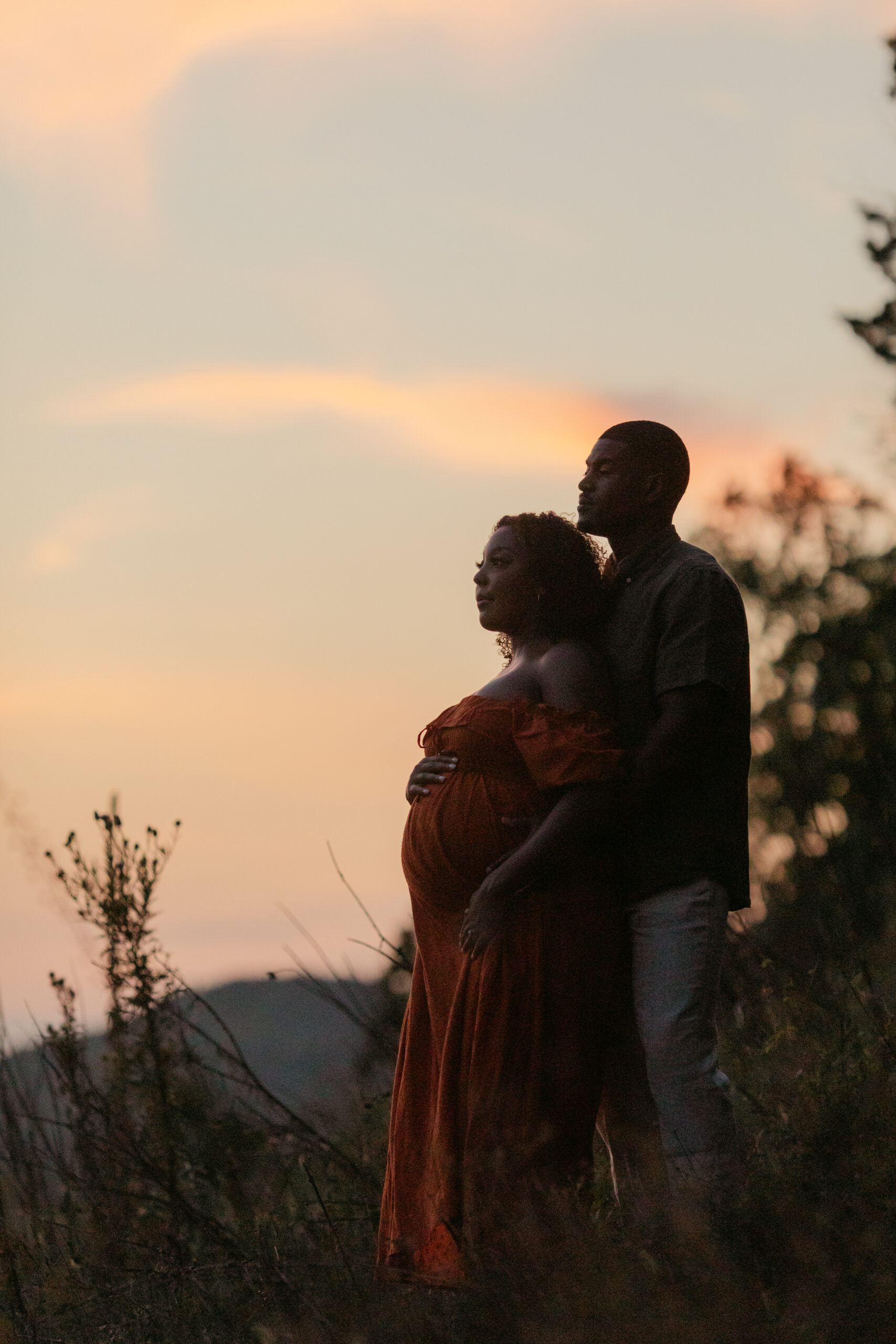 outdoor sunset photo. moody maternity and body empowerment session