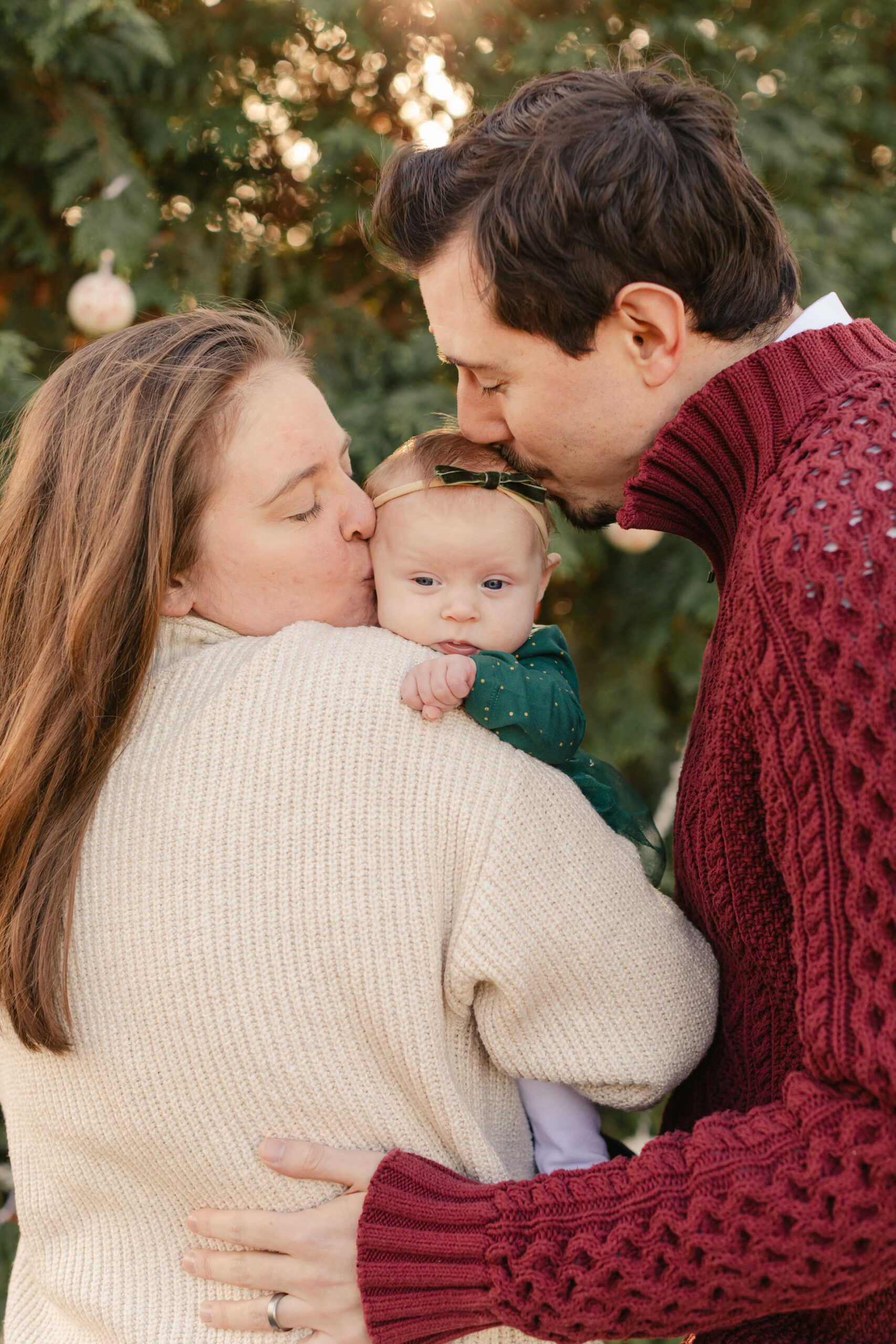  christmas themed family photos in tennessee with fake snow