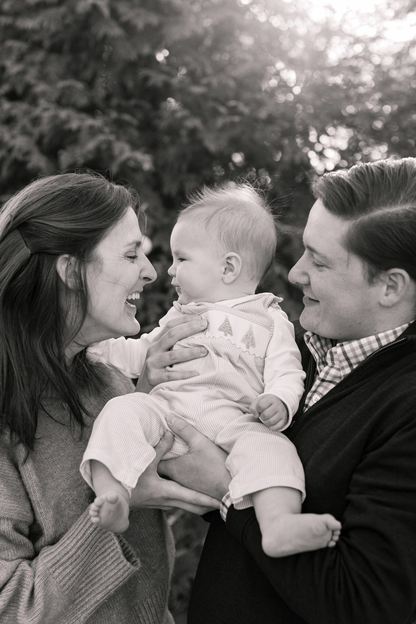  christmas themed family photos in tennessee with fake snow