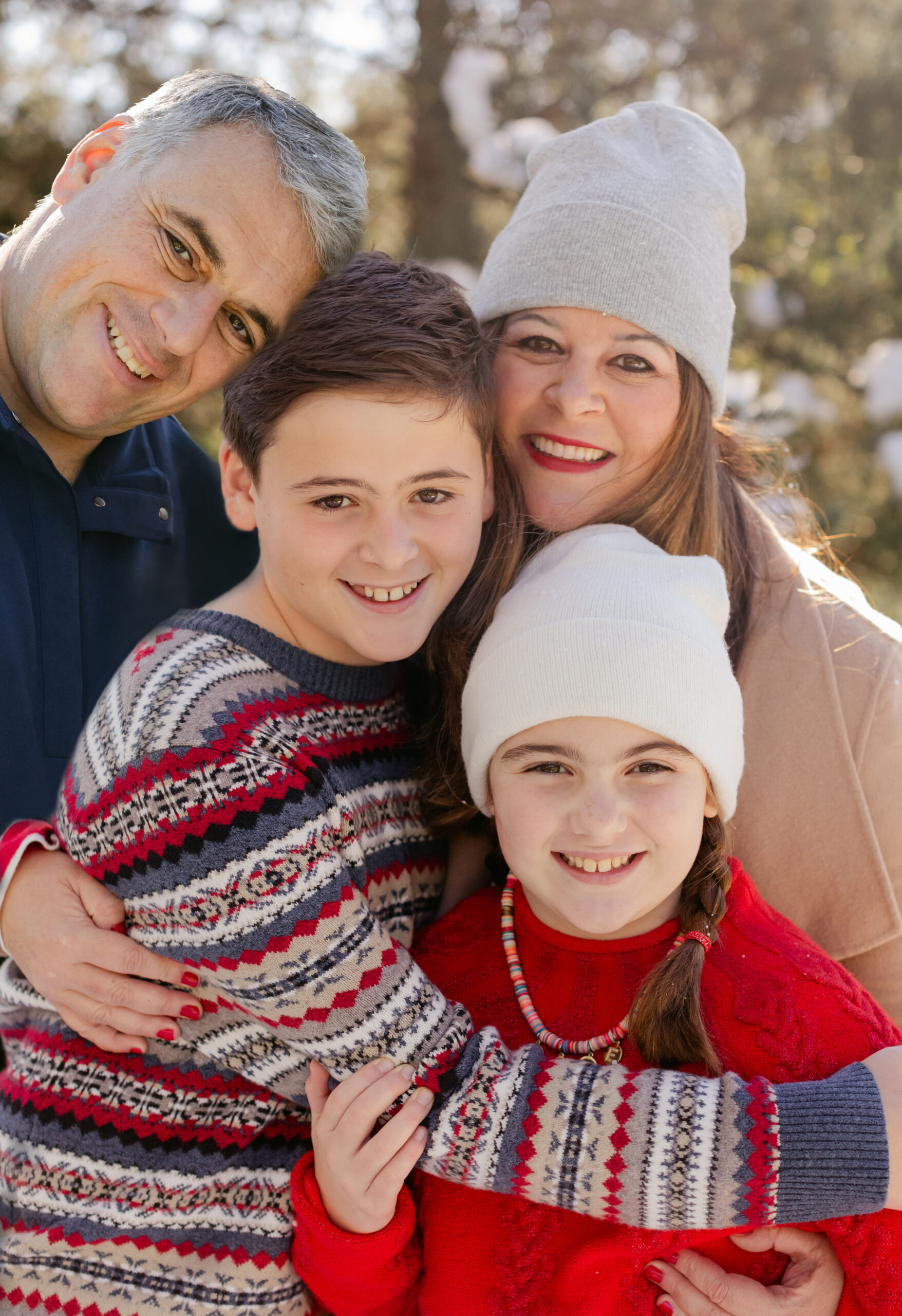 snowy christmas family photos