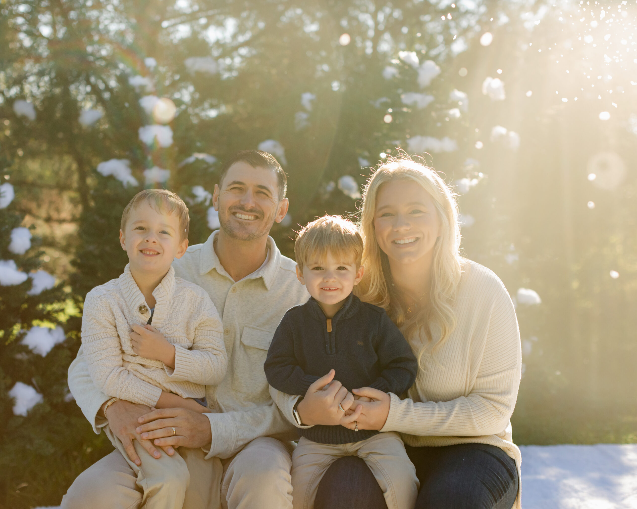 snowy christmas family photos