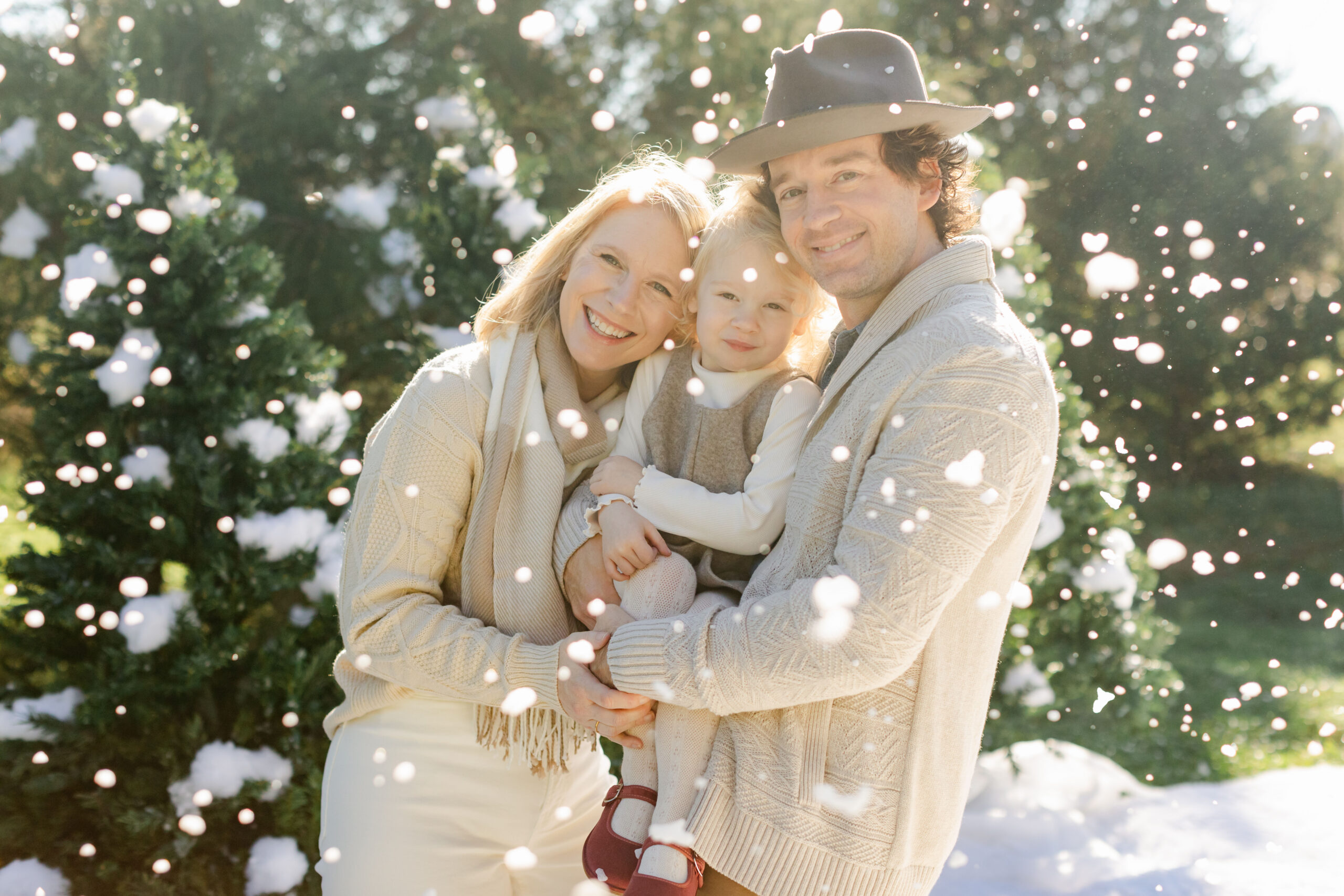 snowy christmas family photos