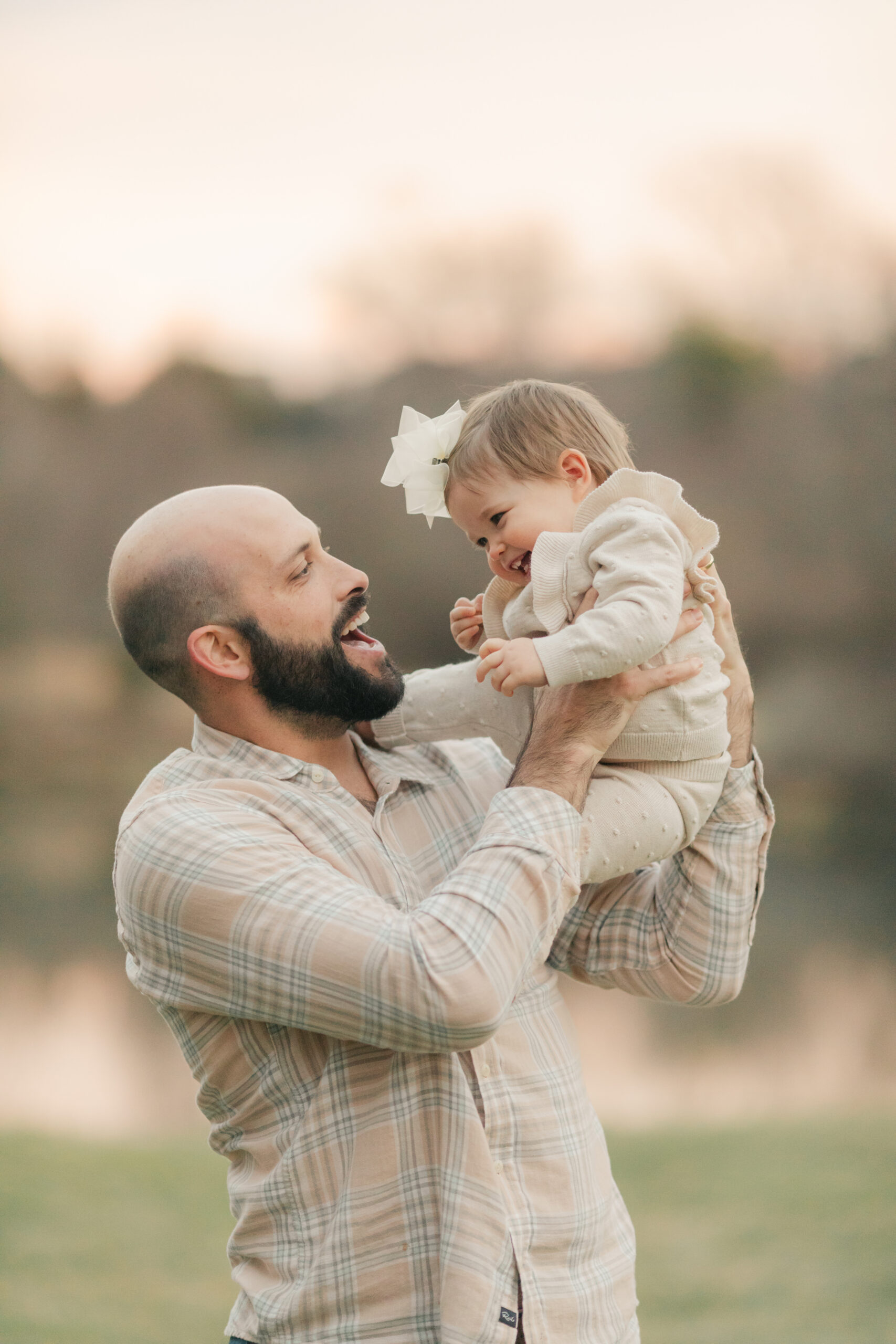 dad and baby girl. outdoor family photos