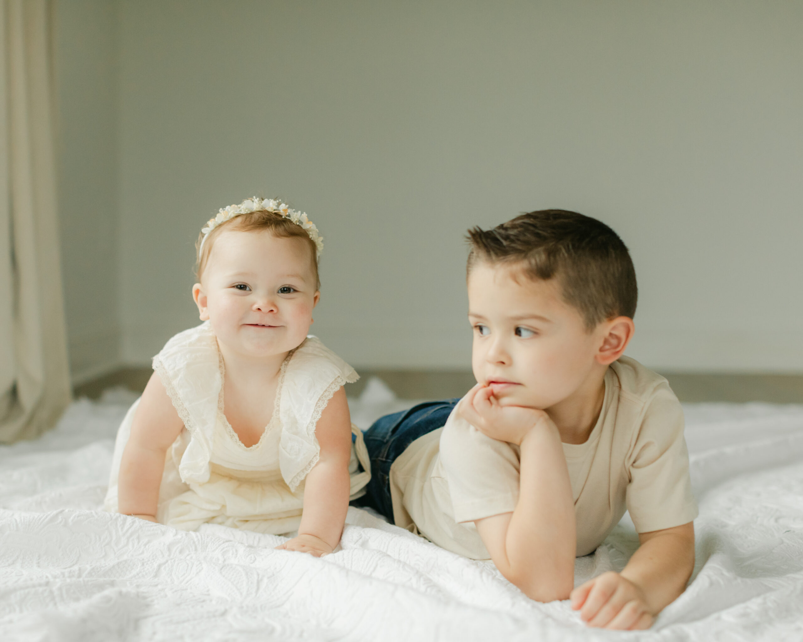 siblings photo. 1 year baby milestone session