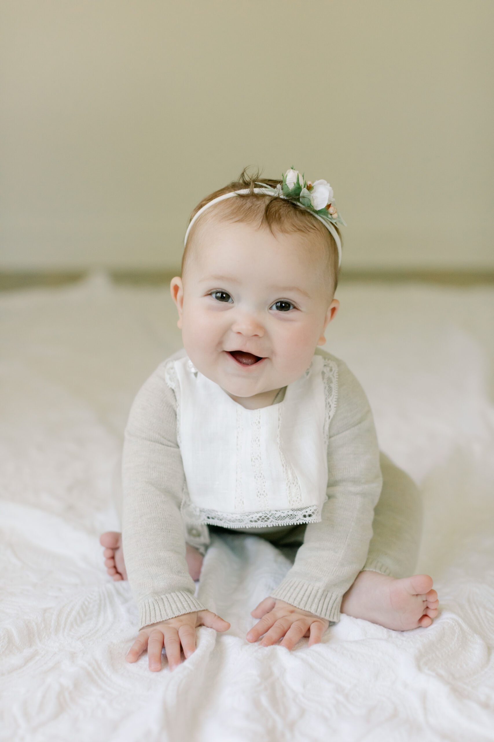 6 month old baby milestone session