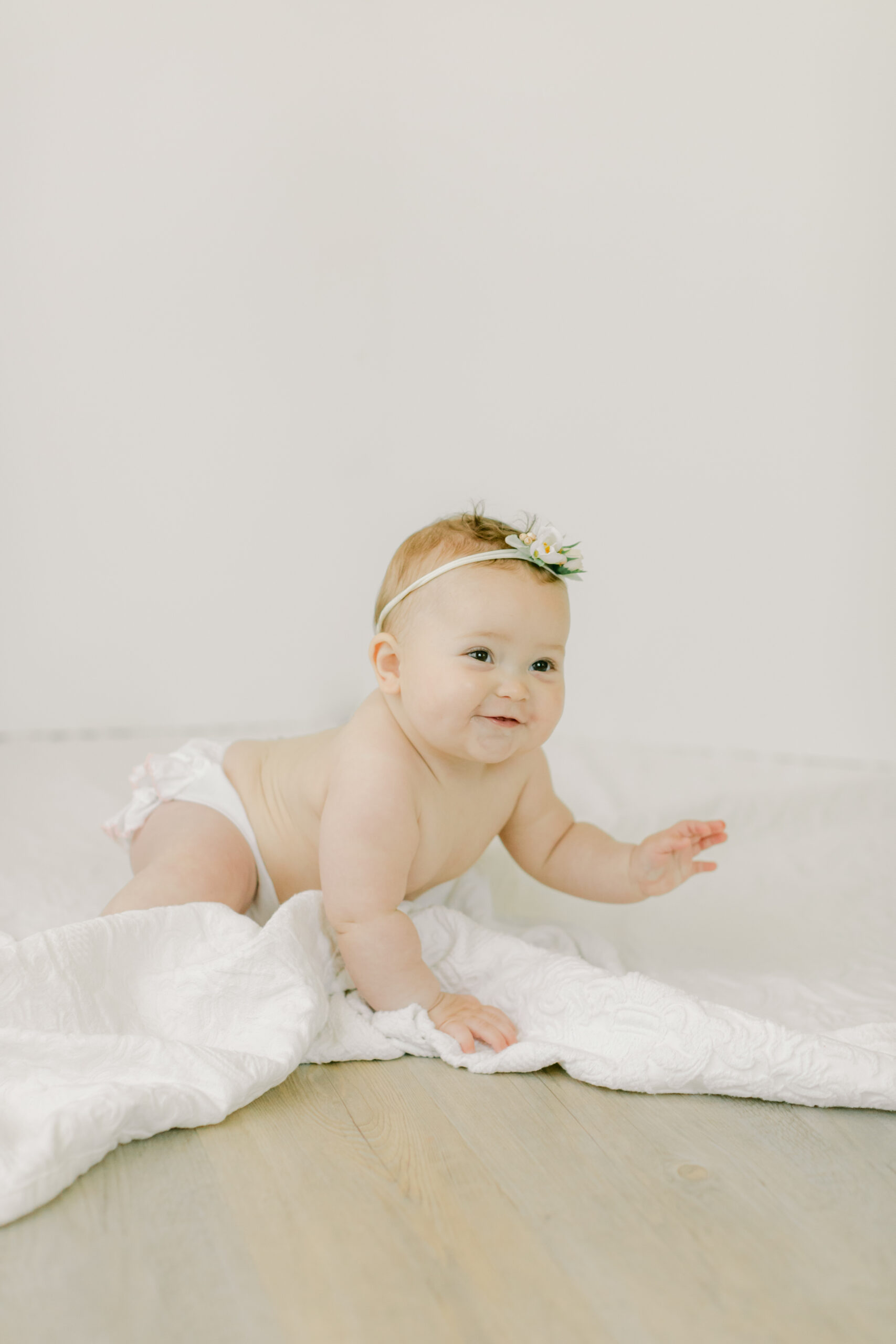 6 month old baby milestone session