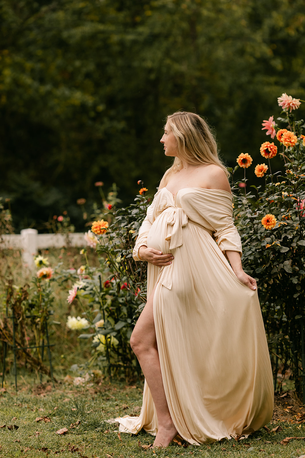 woman in garden. solo maternity session