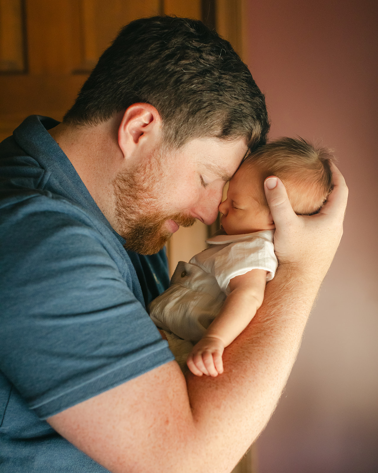 dad and newborn baby boy