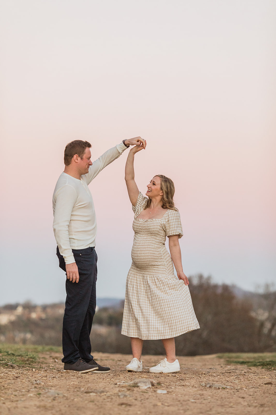 couple photo during maternity session