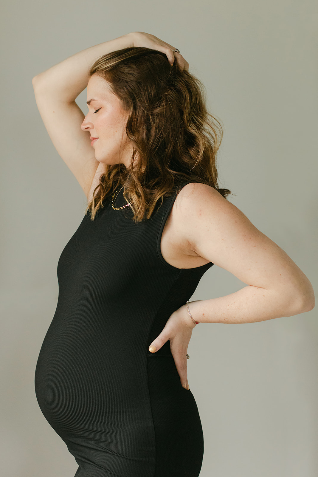 maternity photo, mama in bodycon dress