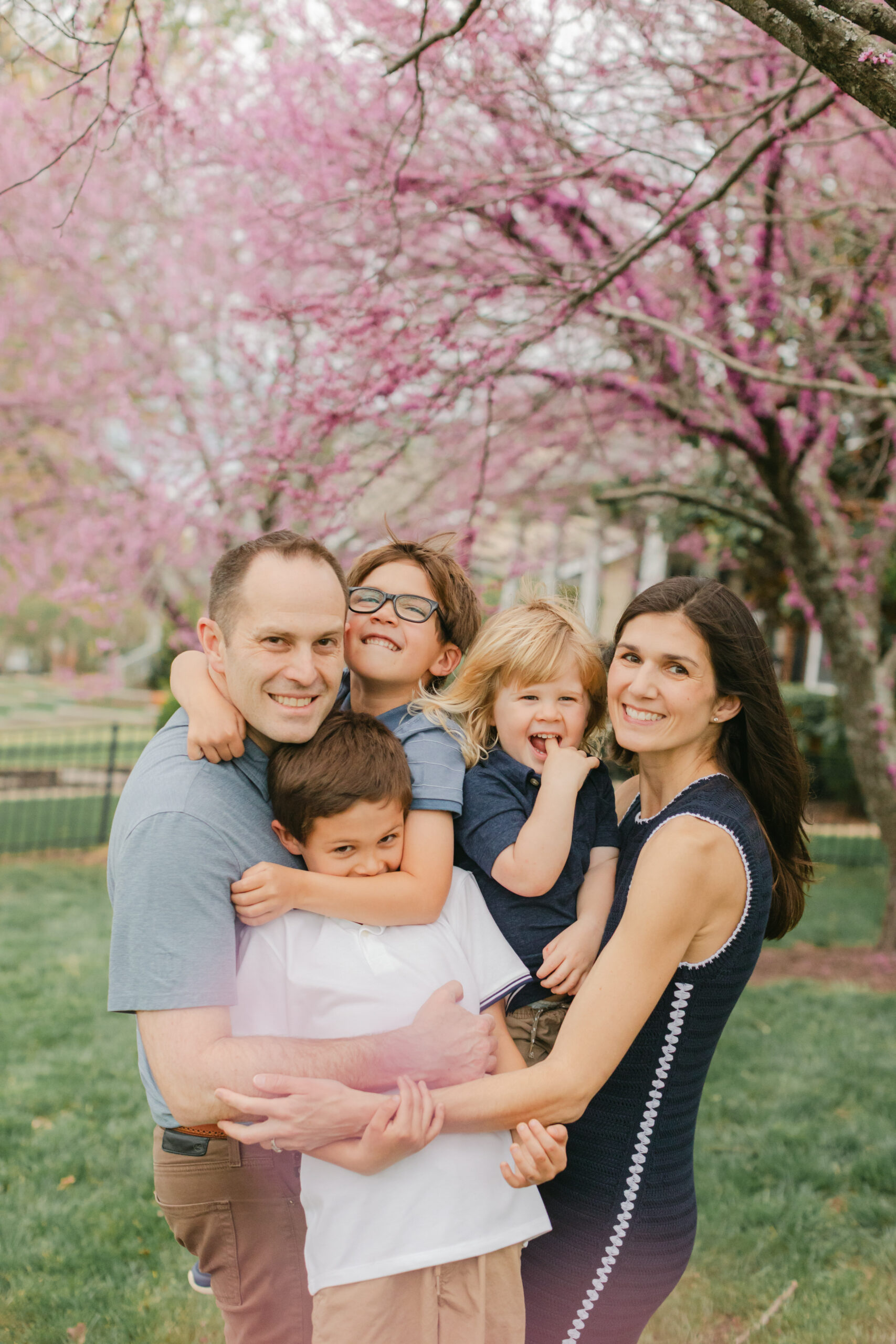 outdoor spring family photos