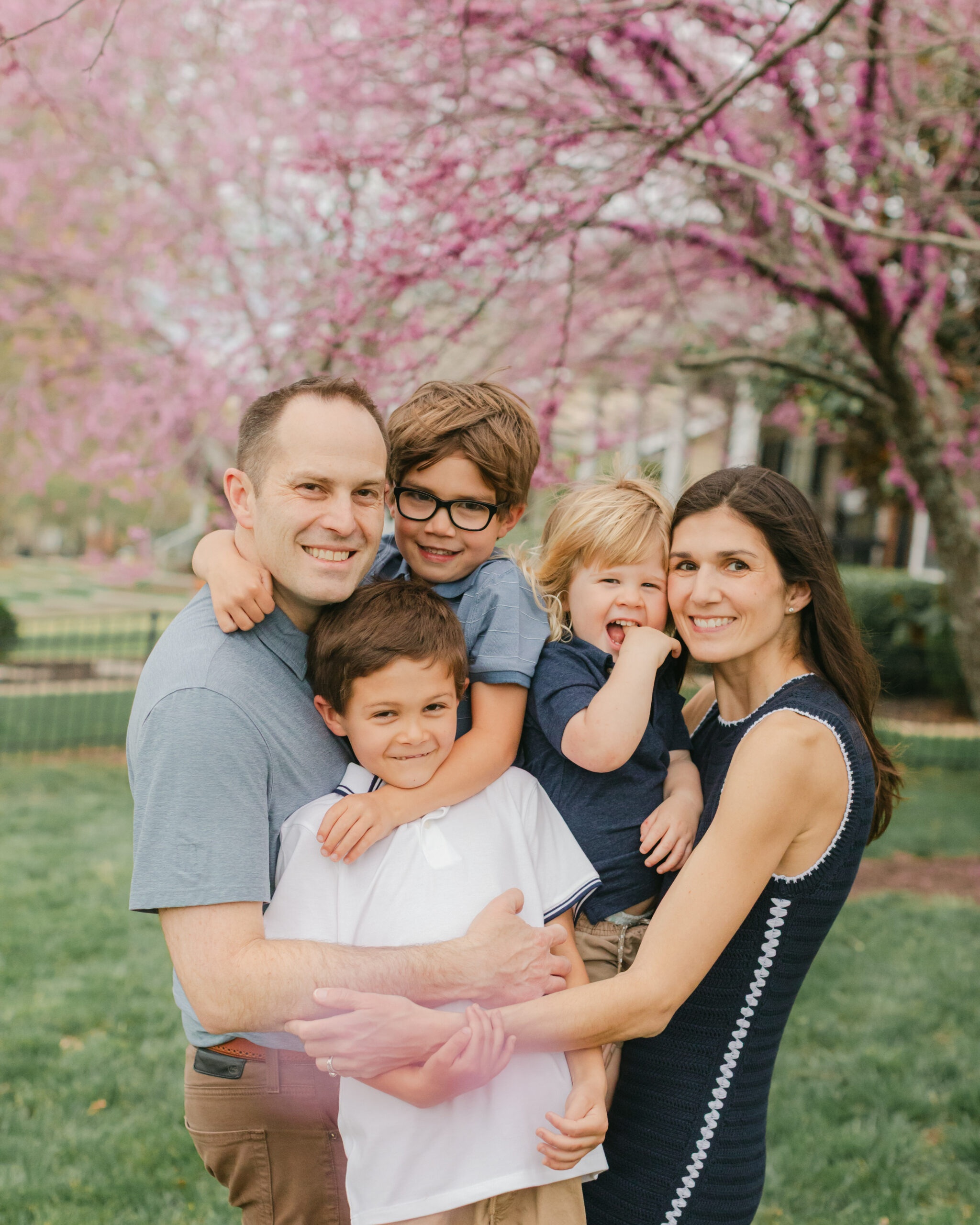 outdoor spring family photos