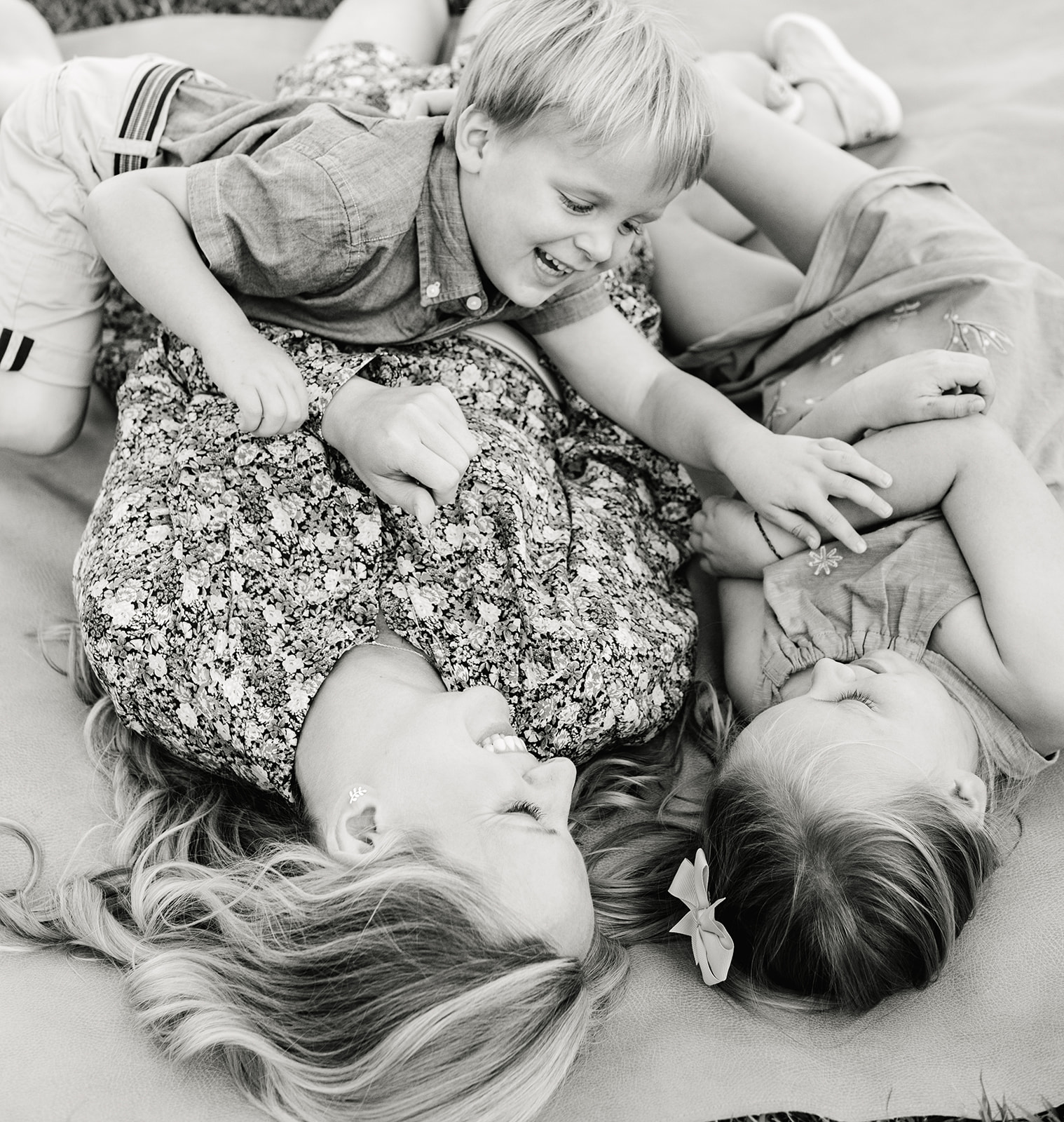 mama and her two kids