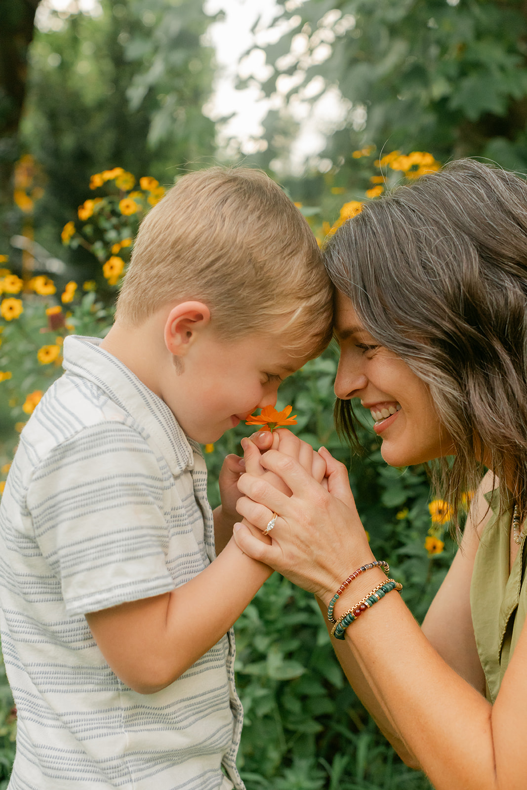mama and son photo. garden photo sessions franklin tn