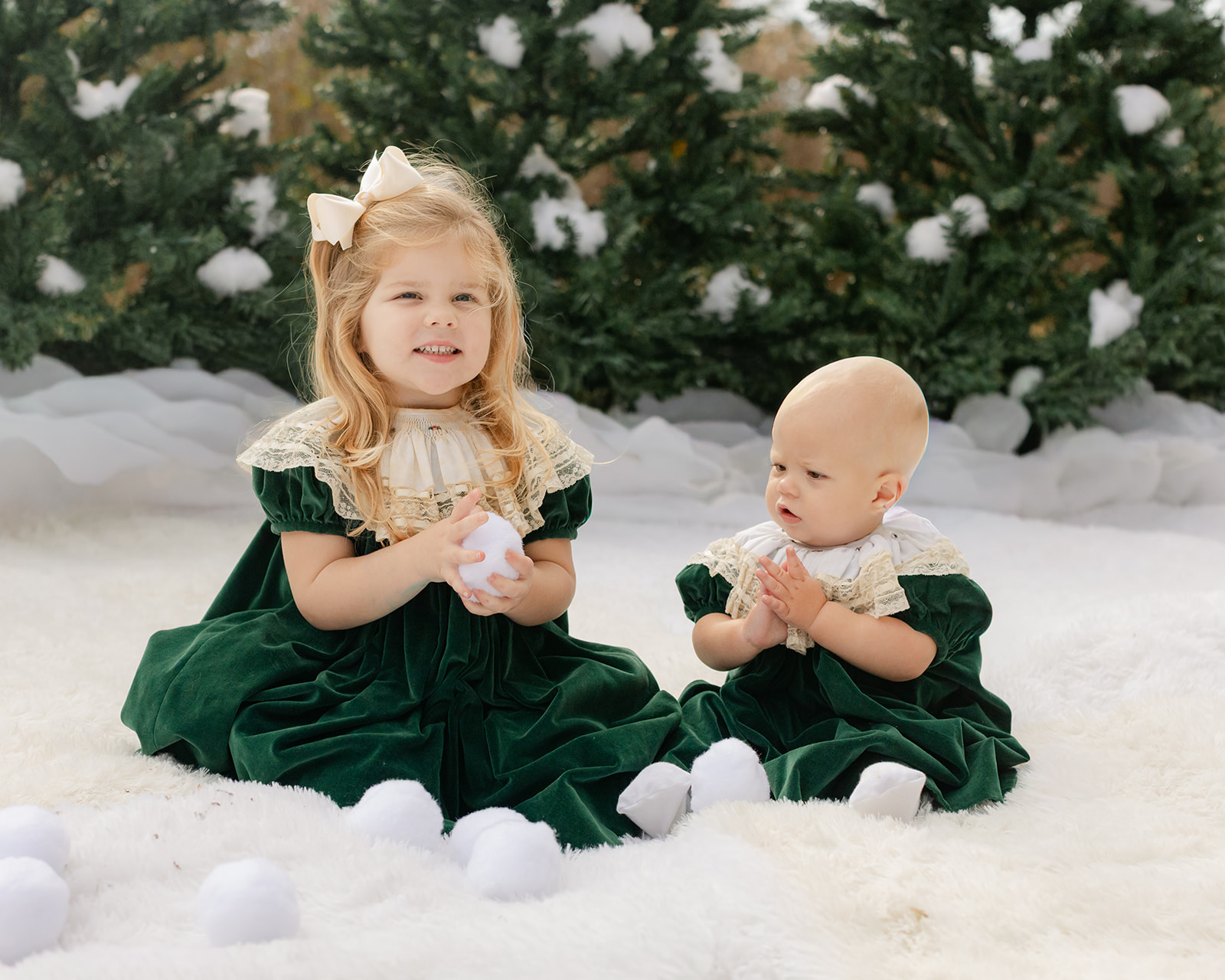 two sisters christmas photo 