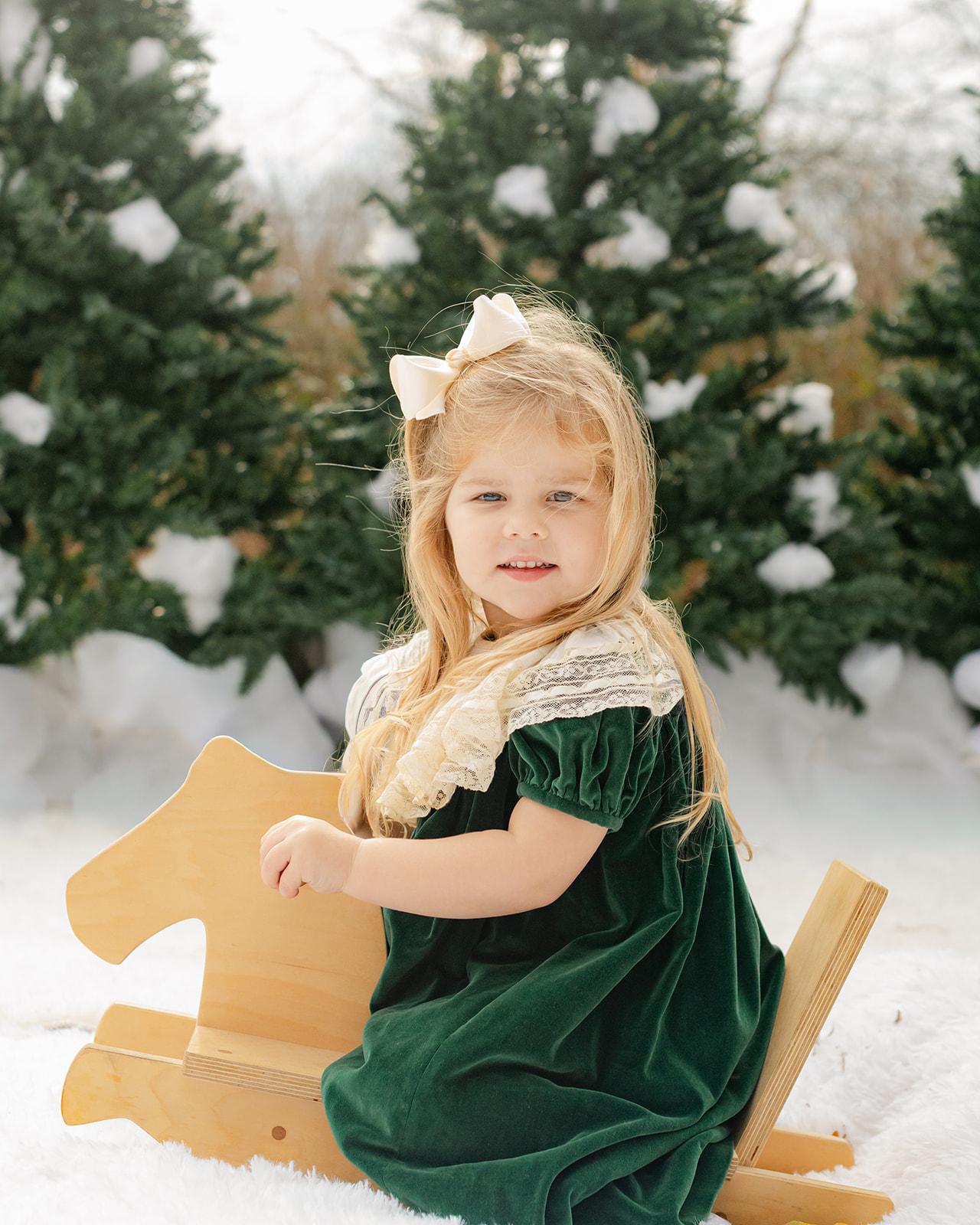 little girl christmas photo 