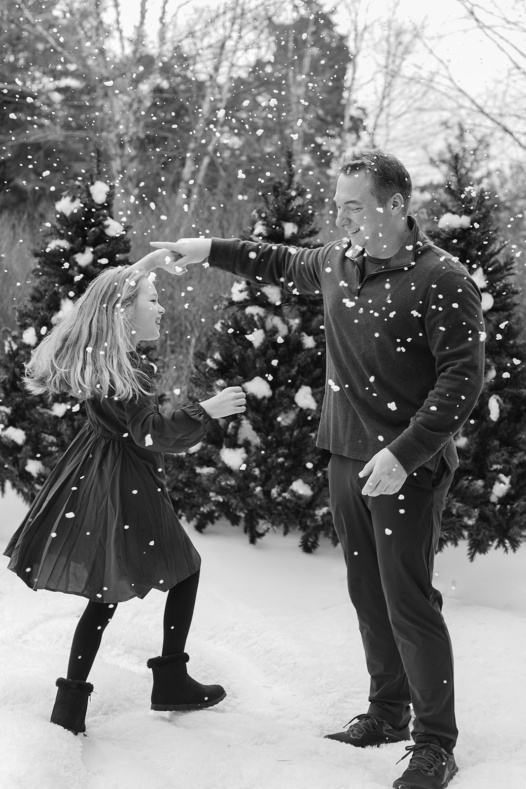 snowy christmas family photos