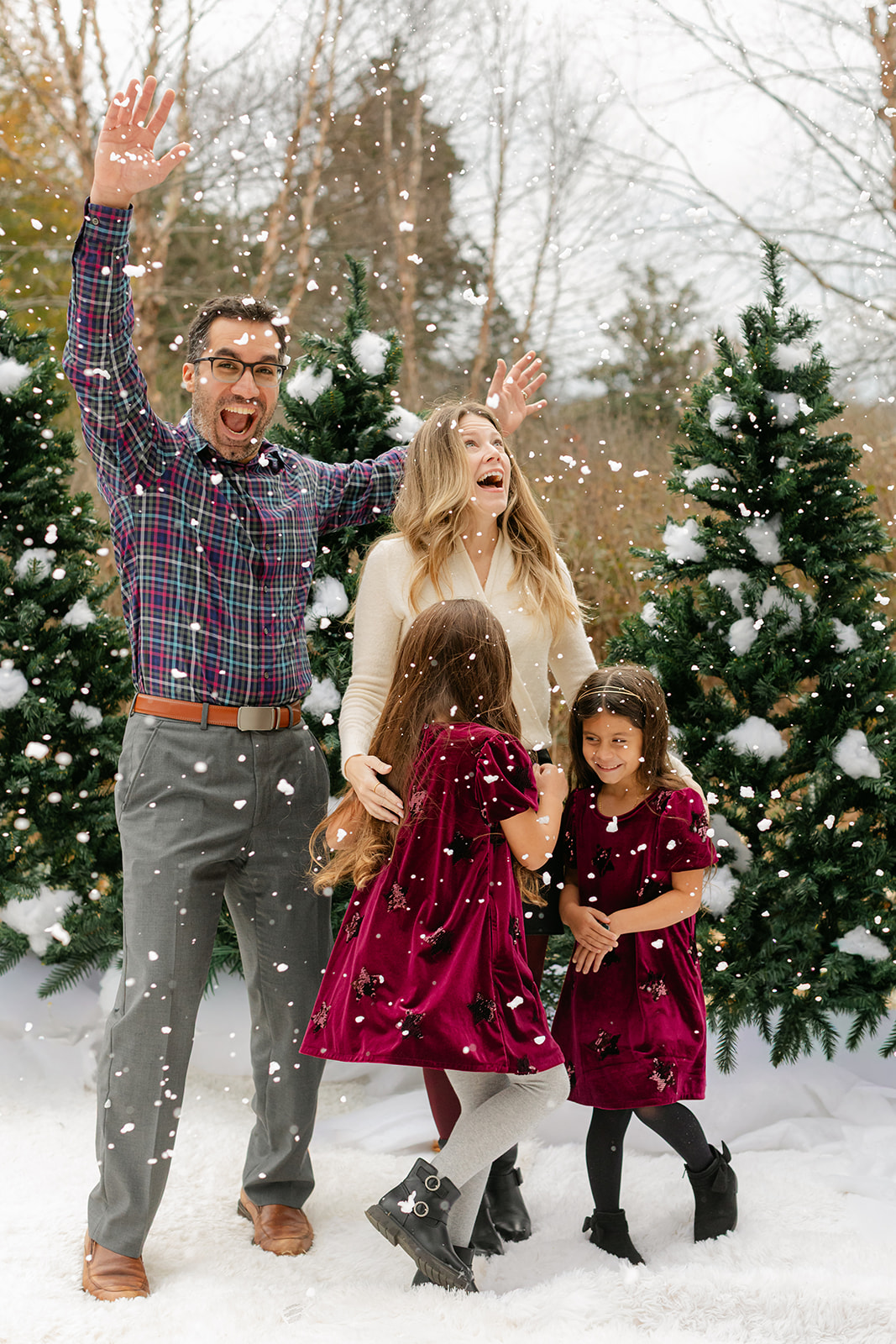 snowy christmas family photos