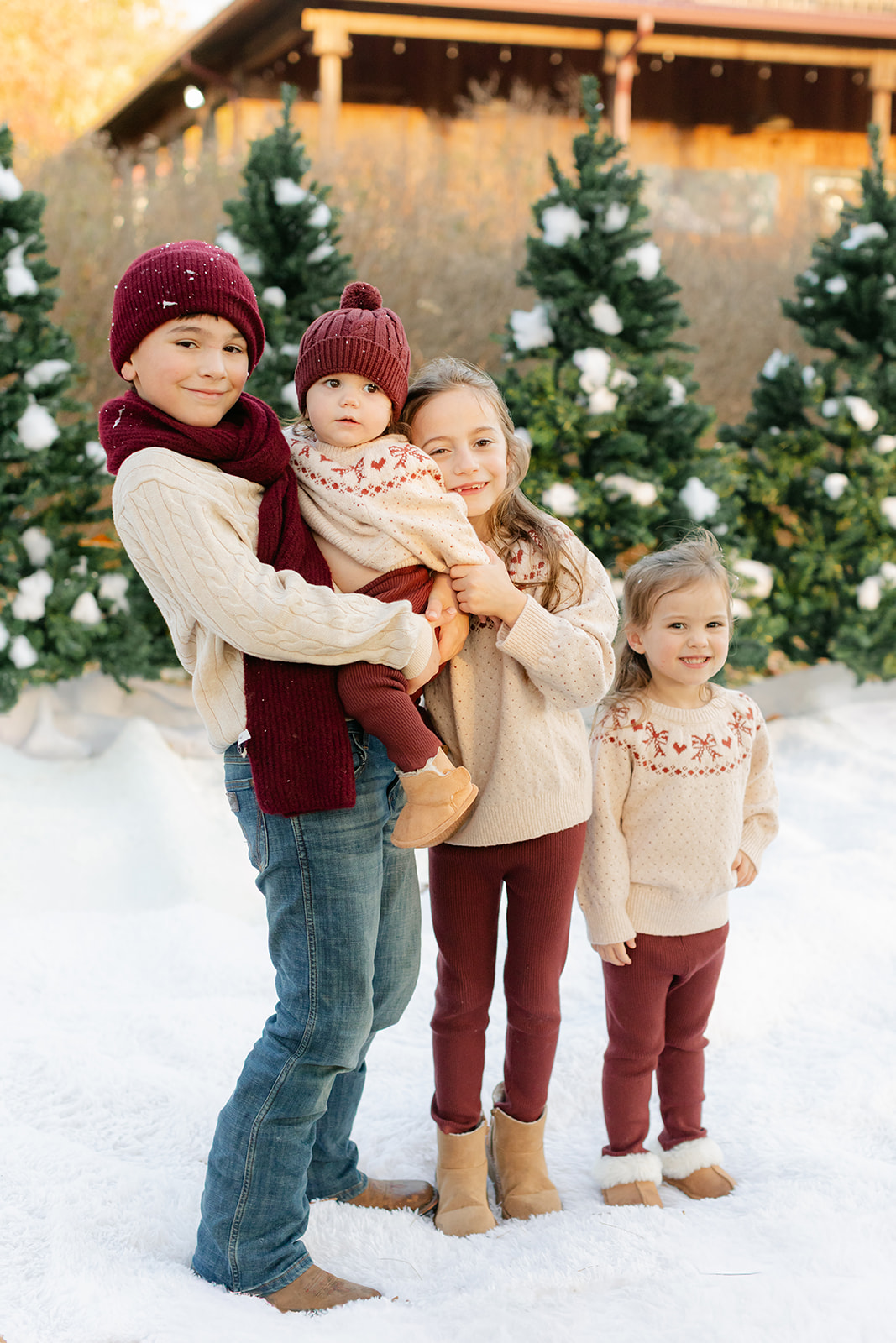 siblings photo. outdoor christmas family photo.