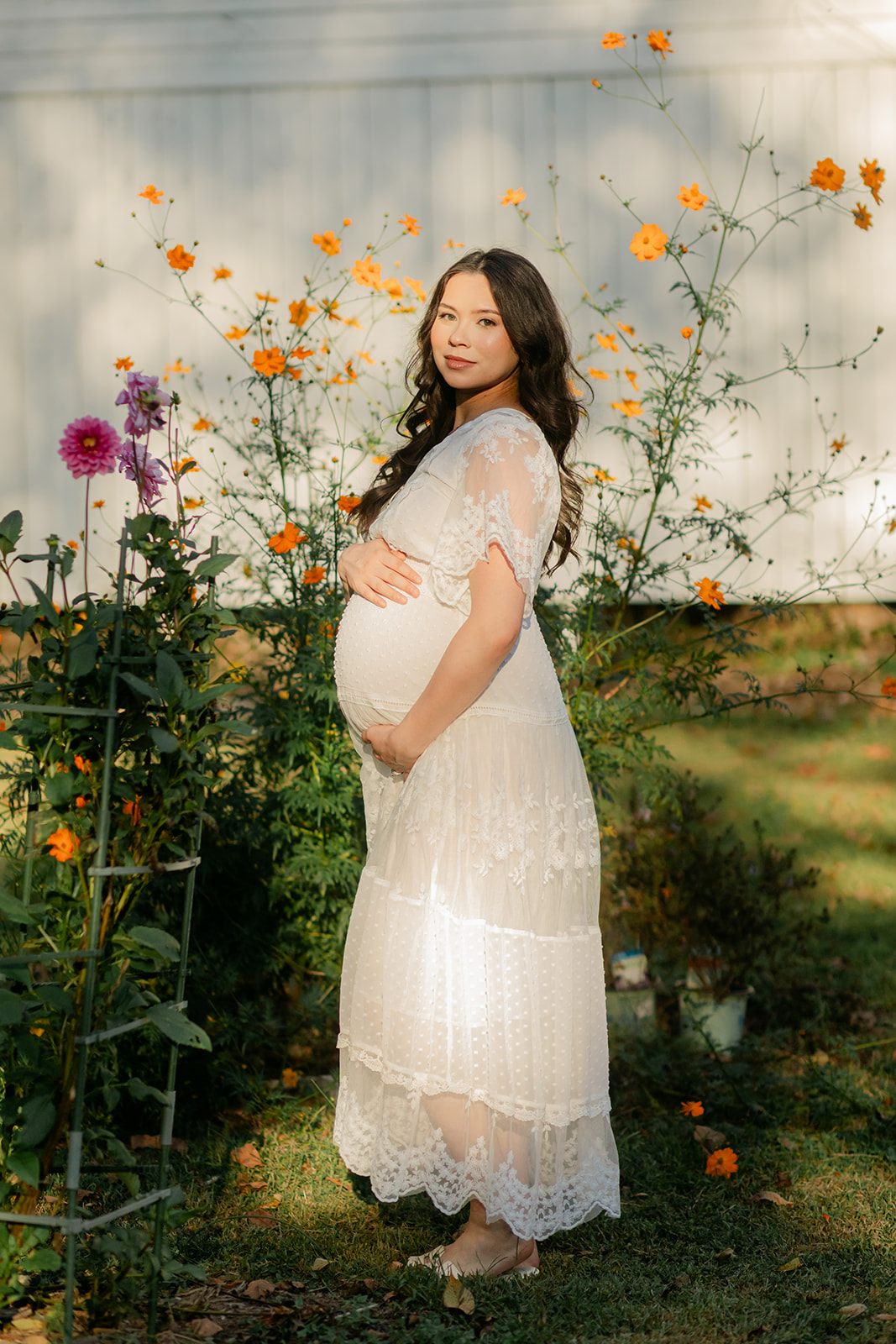 outdoor maternity session in garden