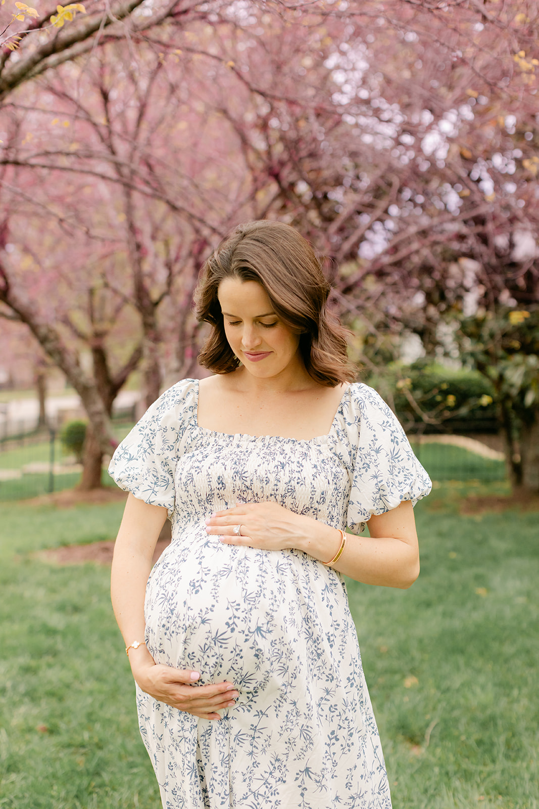 outdoor spring maternity session